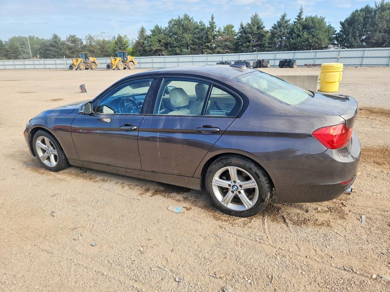 2013 BMW 328 I - zdjęcie 2