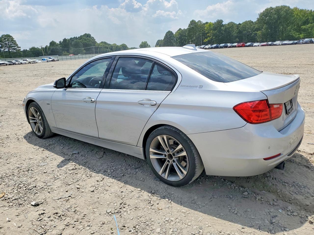 2013 BMW Activehybrid 3 - zdjęcie 2