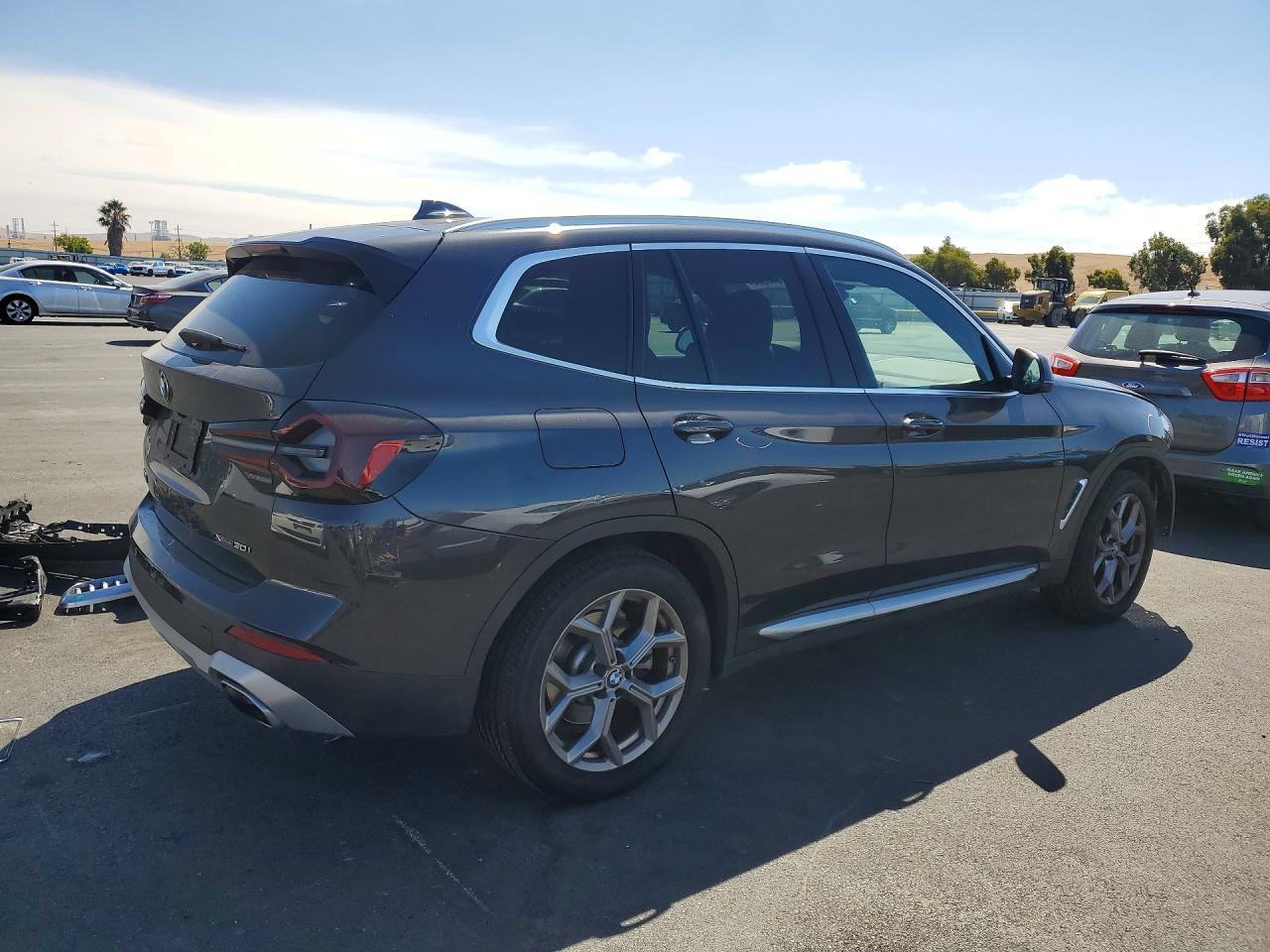2022 BMW X3 xDrive30I - zdjęcie 3