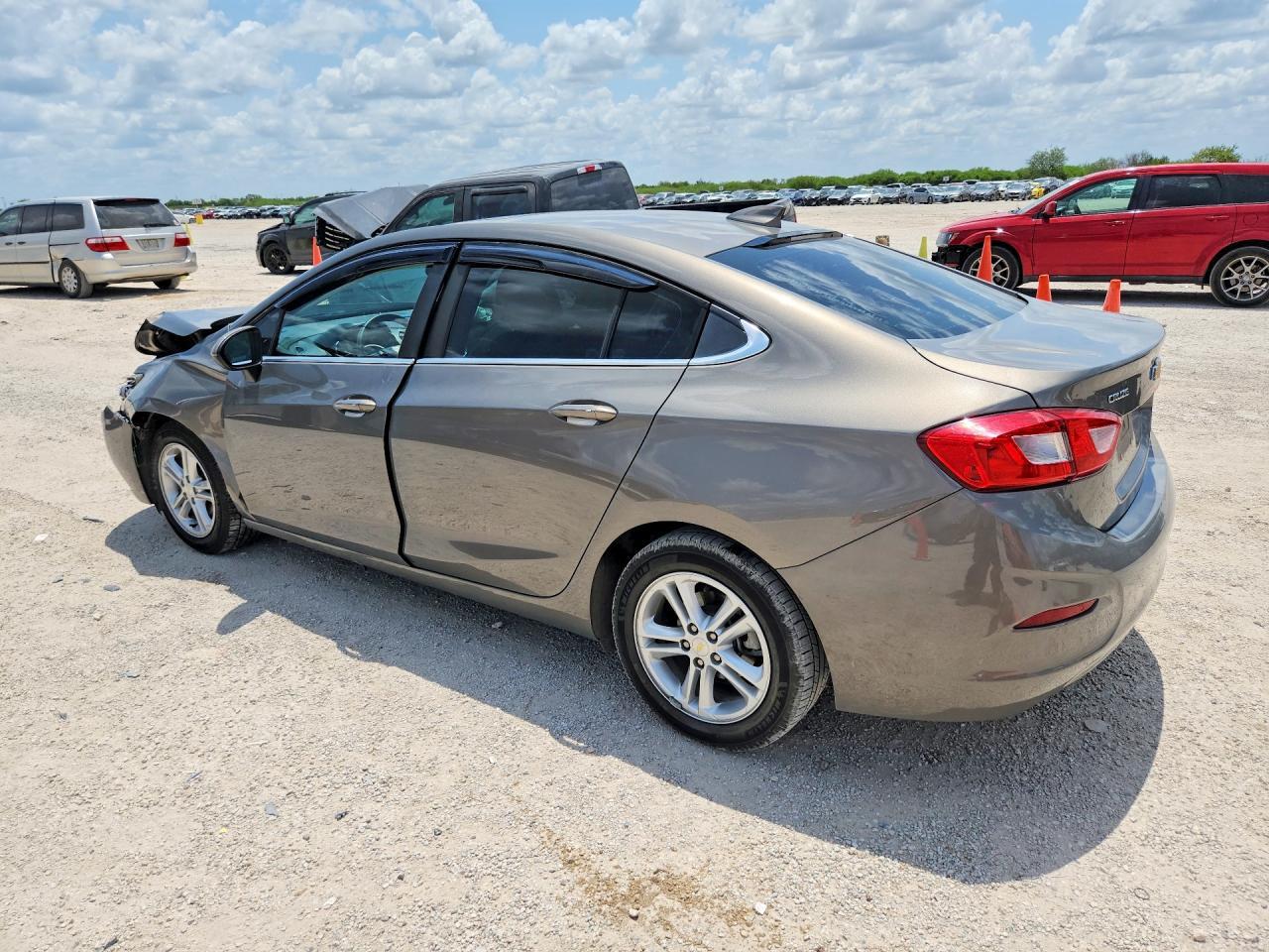 2018 Chevrolet Cruze Lt - zdjęcie 2