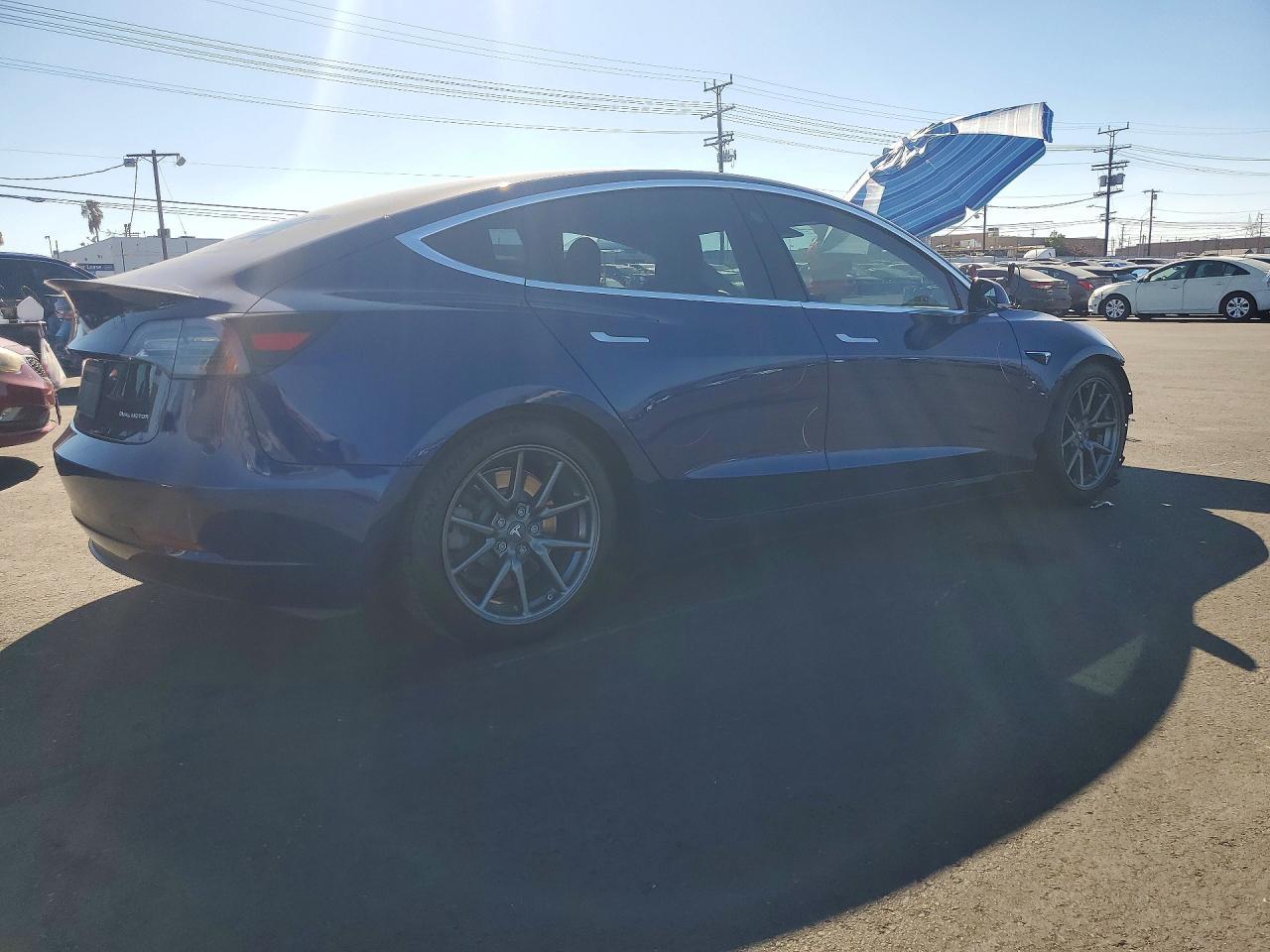 2020 Tesla Model 3 - zdjęcie 3