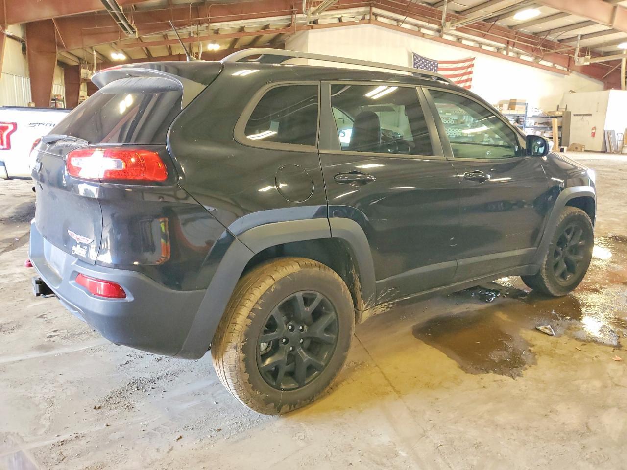 2015 Jeep Cherokee Trailhawk - zdjęcie 3