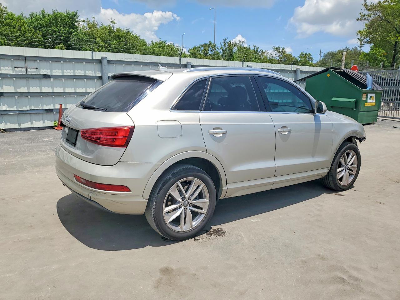 2016 Audi Q3 Premium Plus - zdjęcie 3