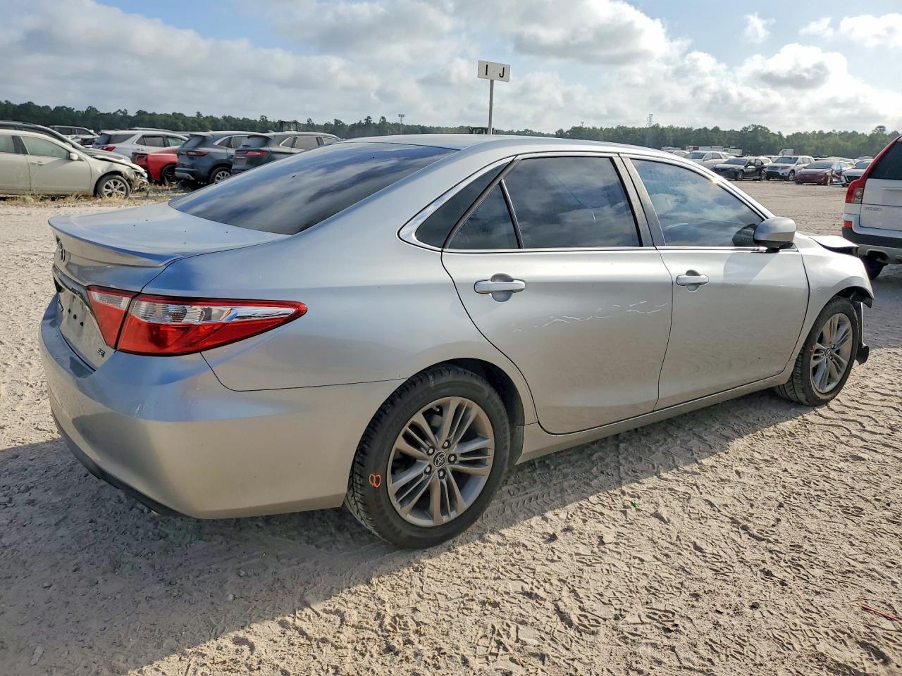 2015 Toyota Camry Se - zdjęcie 3