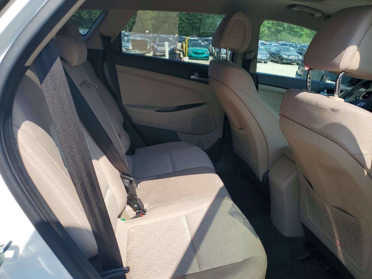 2016 Hyundai Tucson Sport - zdjęcie 11