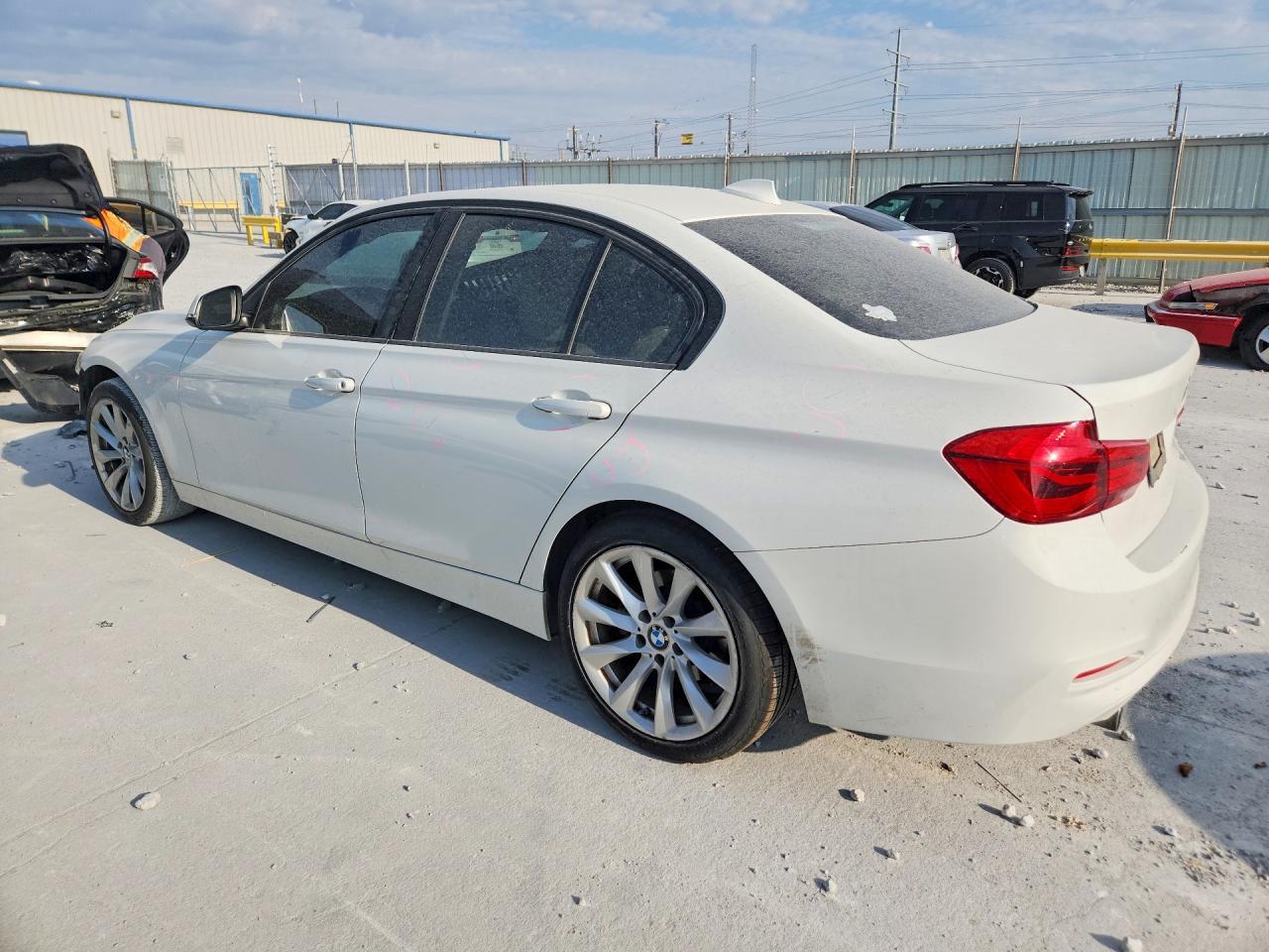 2018 BMW 320 I - zdjęcie 2