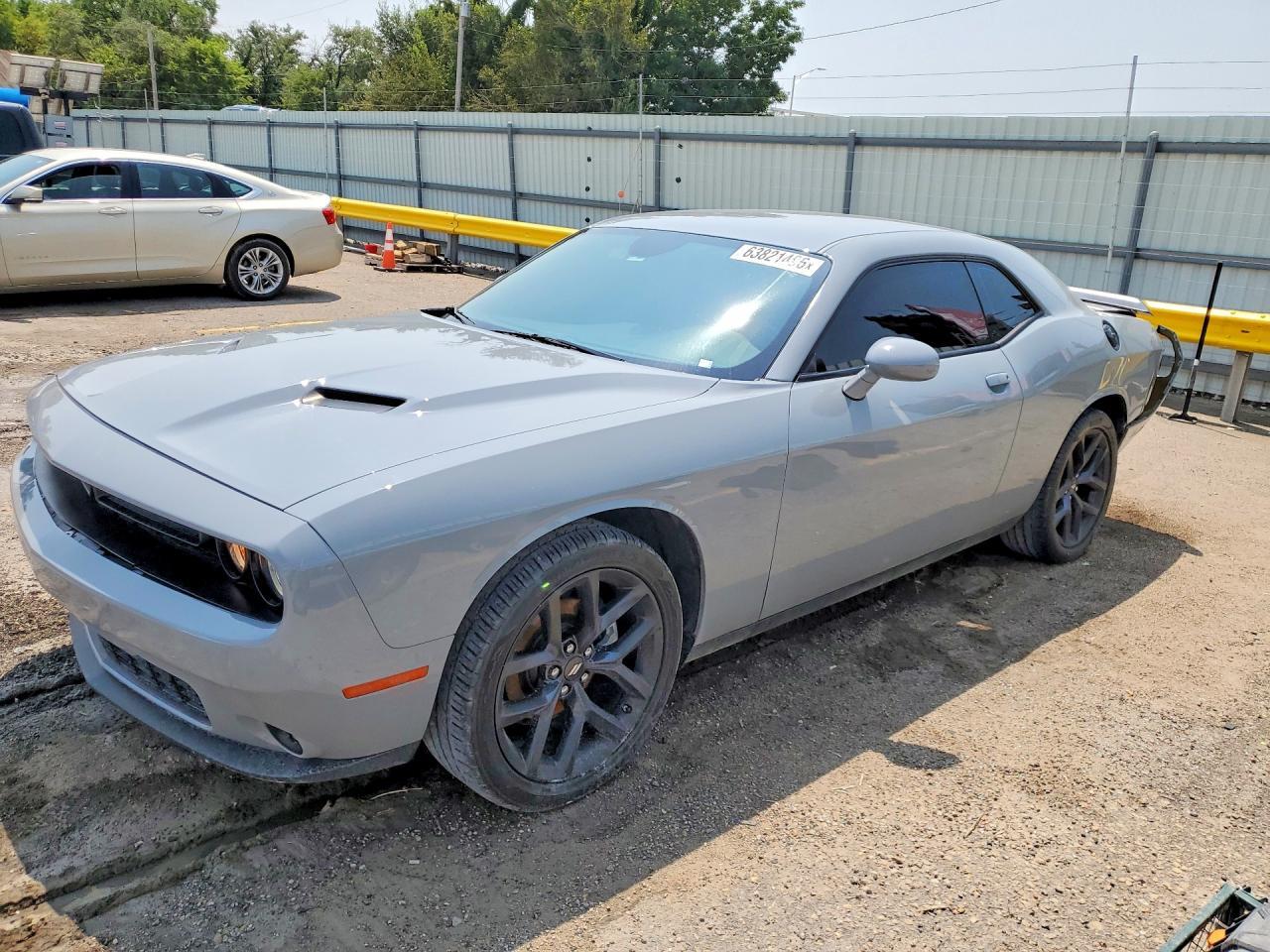 2022 Dodge Challenger Sxt - zdjęcie główne