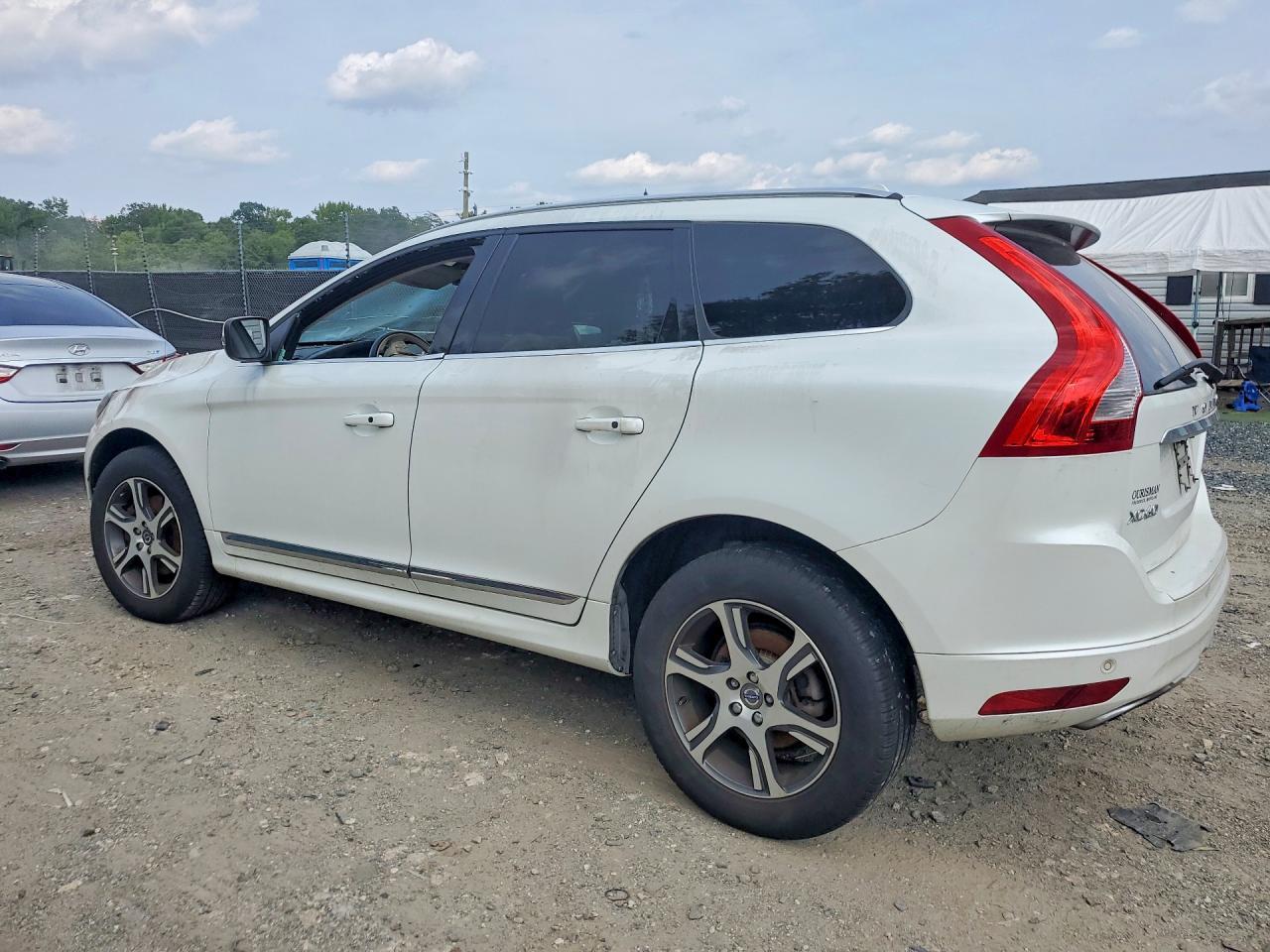 2015 Volvo Xc60 T6 Premier - zdjęcie 2