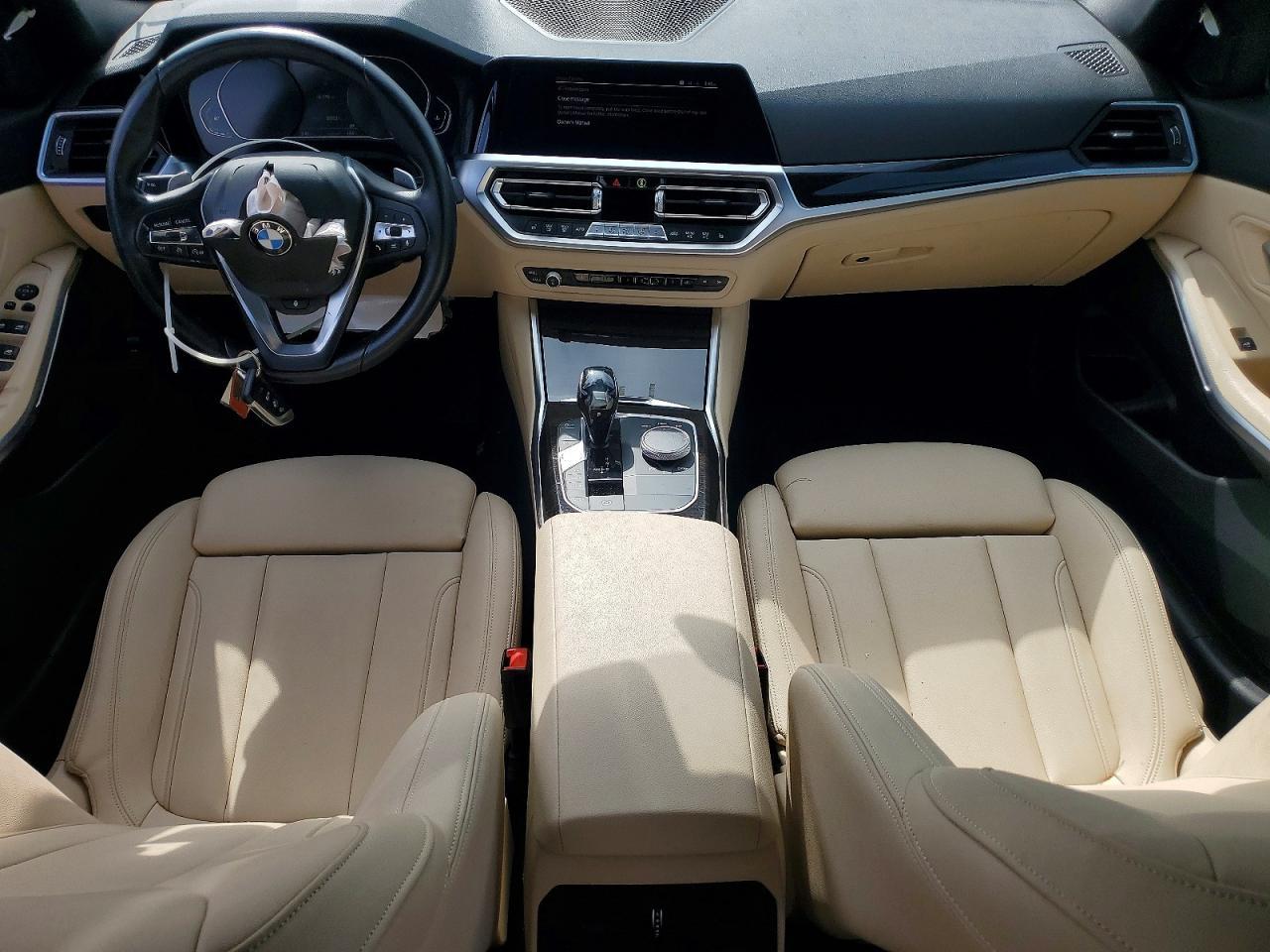 2021 BMW Seria 3 330i - zdjęcie 8