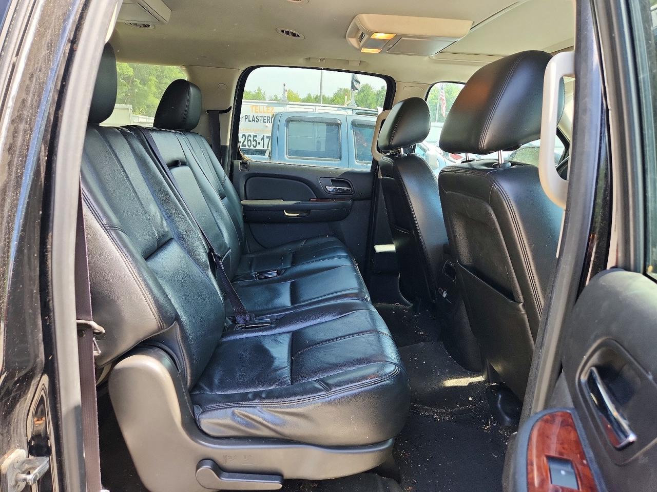 2013 Chevrolet Suburban K1500 Lt - zdjęcie 11