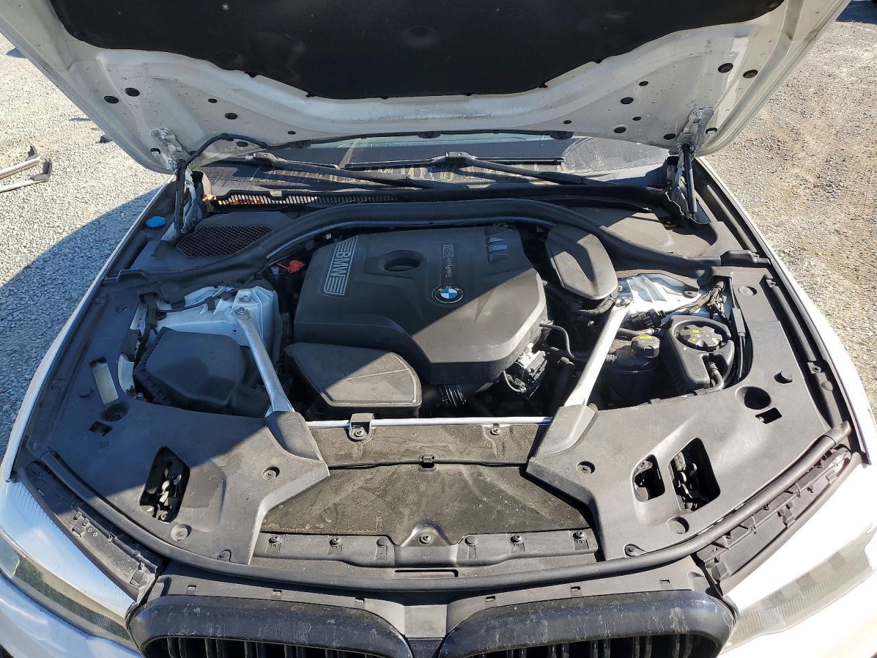 2019 BMW 530 I - zdjęcie 11