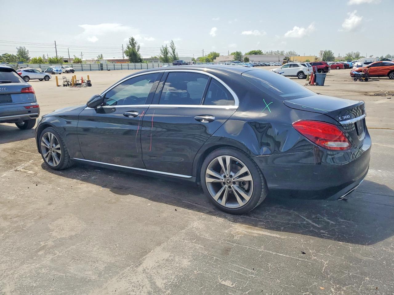 2017 Mercedes-Benz C 300 - zdjęcie 2