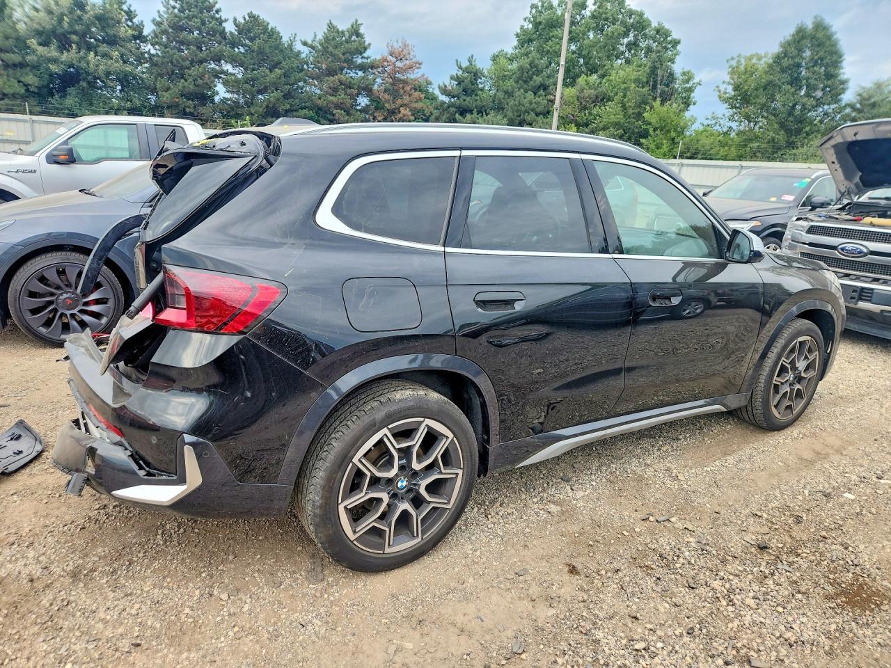 2023 BMW X1 xDrive28I - zdjęcie 3
