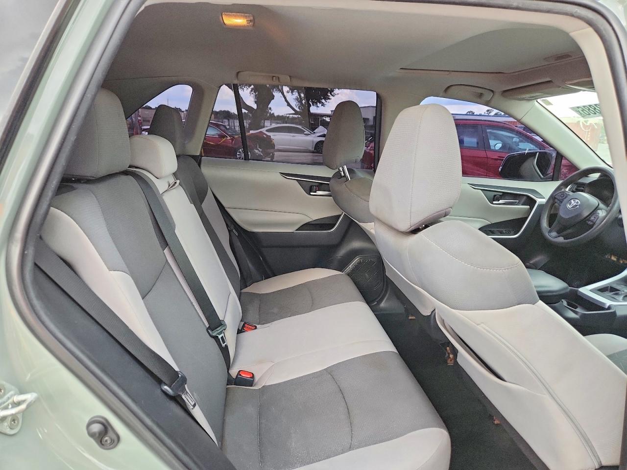 2019 Toyota Rav4 Xle - zdjęcie 11