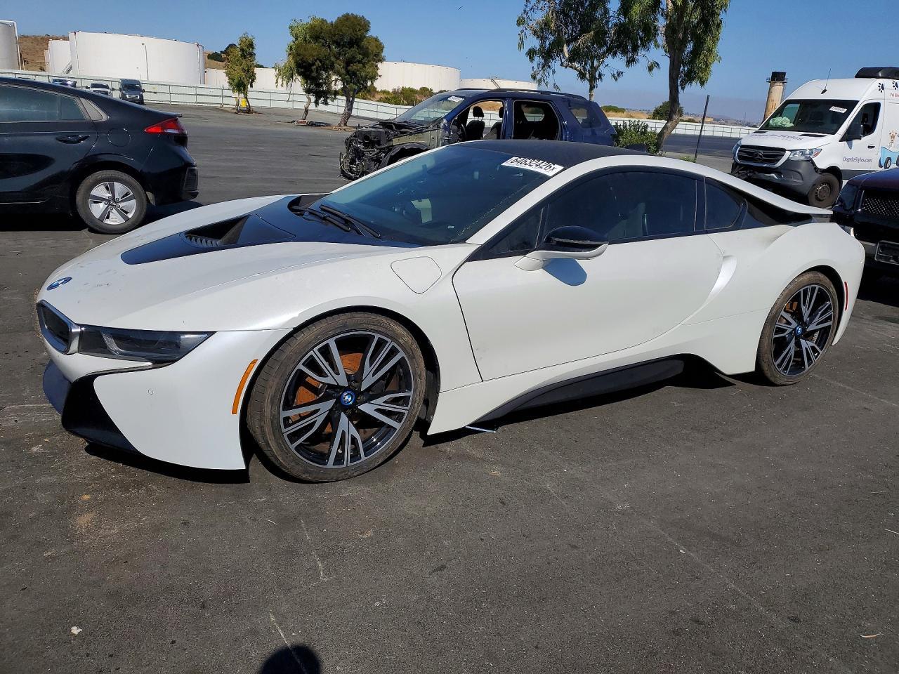 2016 BMW I8 - zdjęcie główne