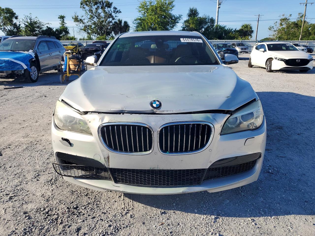 2013 BMW 740 I - zdjęcie 5