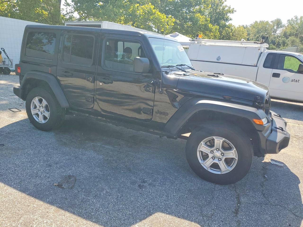 2021 Jeep Wrangler Unlimited Sport - zdjęcie 4