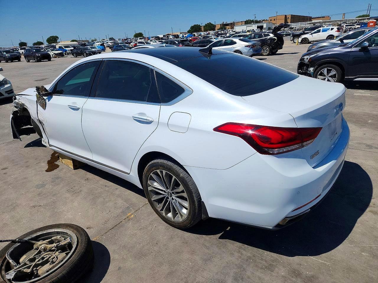 2015 Hyundai Genesis 3.8L - zdjęcie 2
