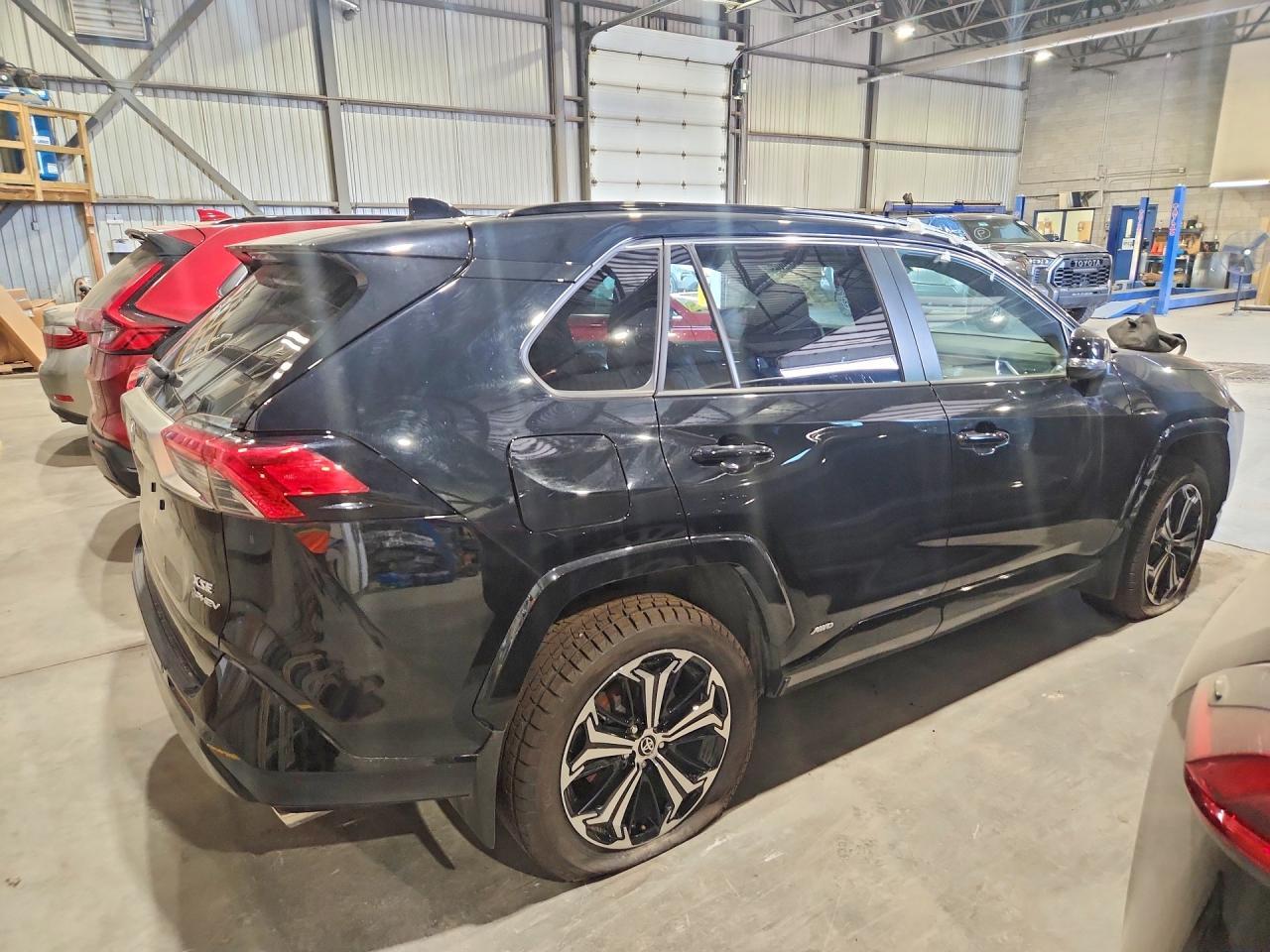 2025 Toyota Rav4 Xse - zdjęcie 3