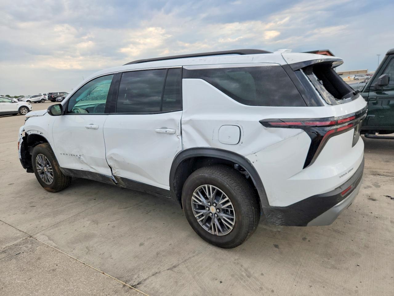 2026 Chevrolet Traverse Lt - zdjęcie 2