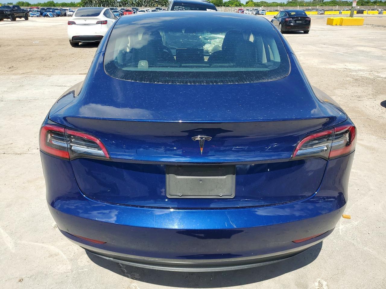 2022 Tesla Model 3 - zdjęcie 6