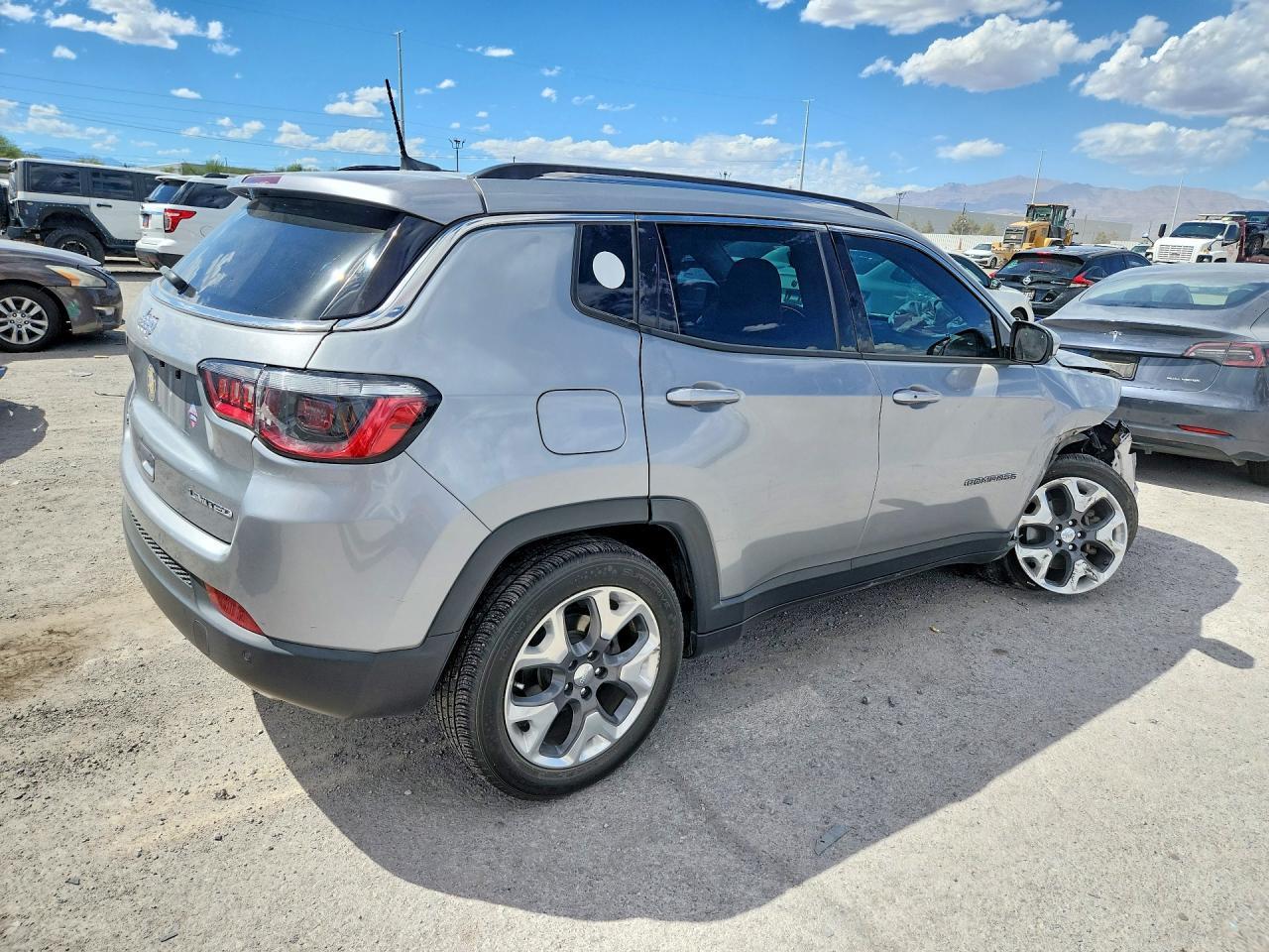 2021 Jeep Compass Limited - zdjęcie 3