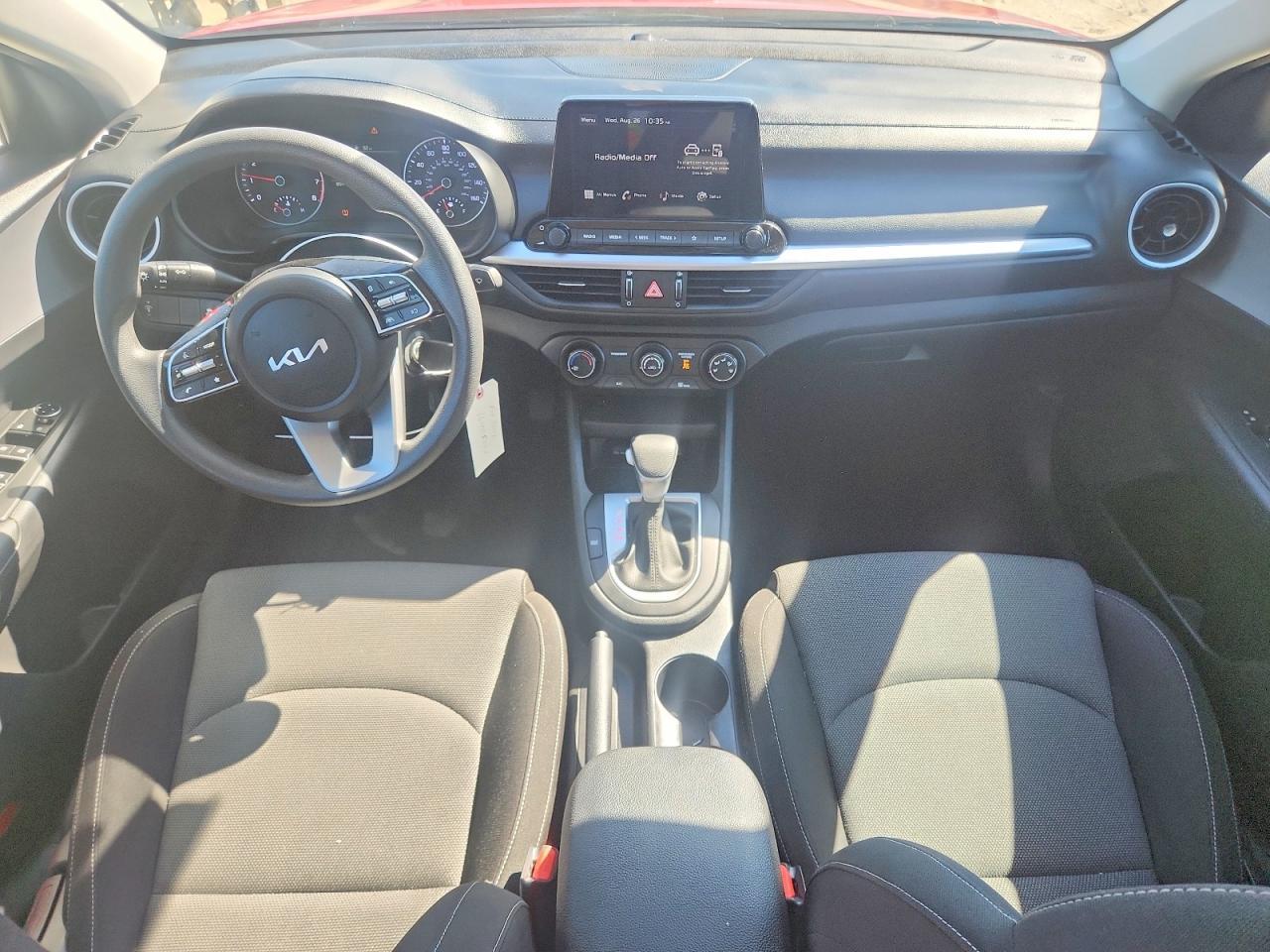 2023 Kia Forte Lxs - zdjęcie 8