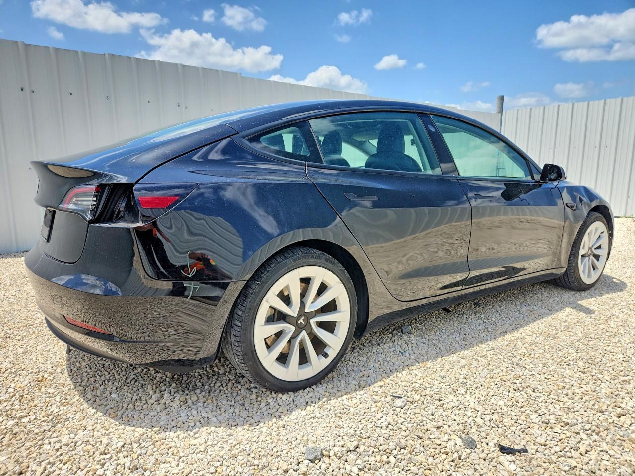 2022 Tesla Model 3 - zdjęcie 3