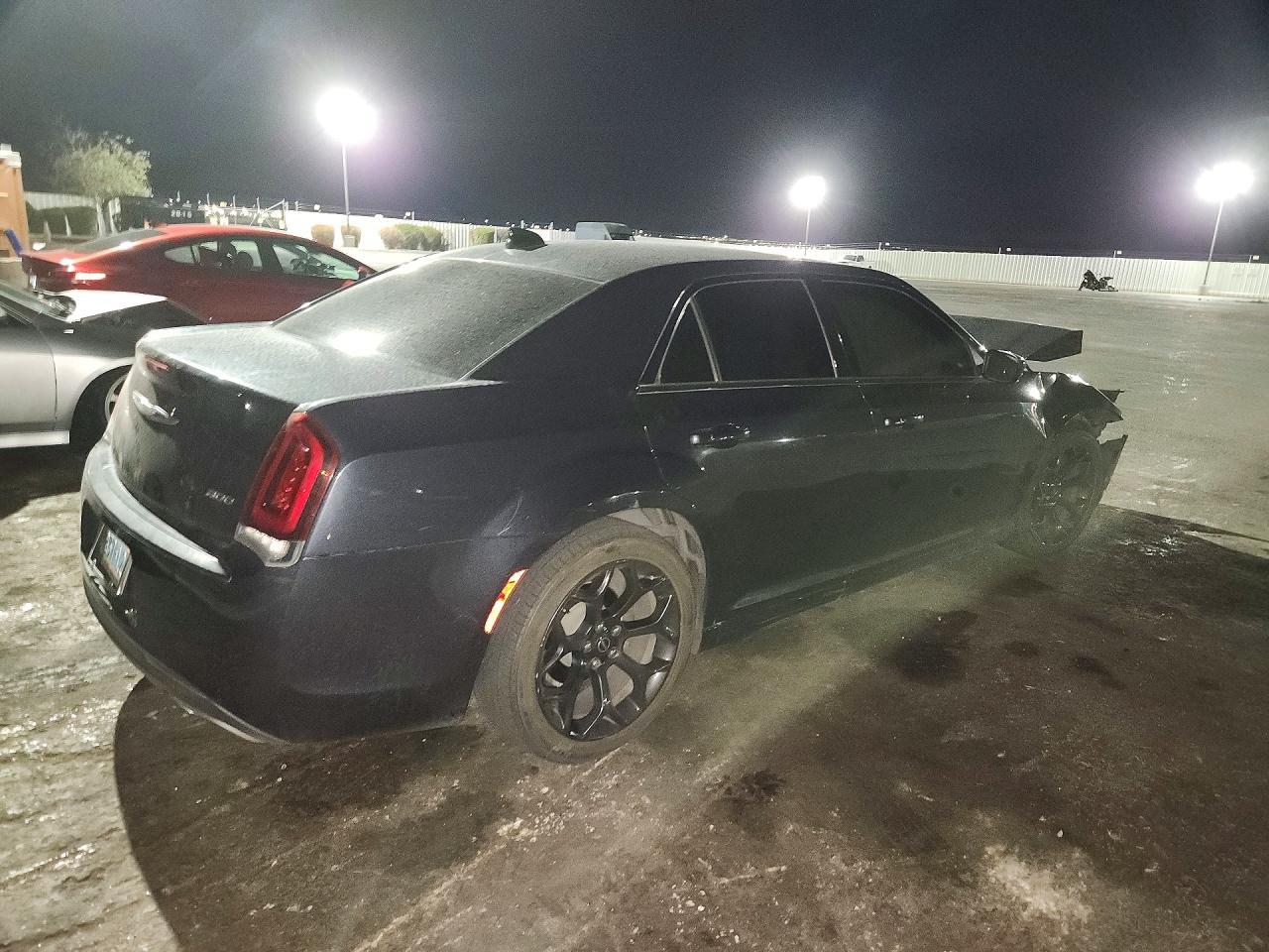 2019 Chrysler 300 Lx - zdjęcie 3