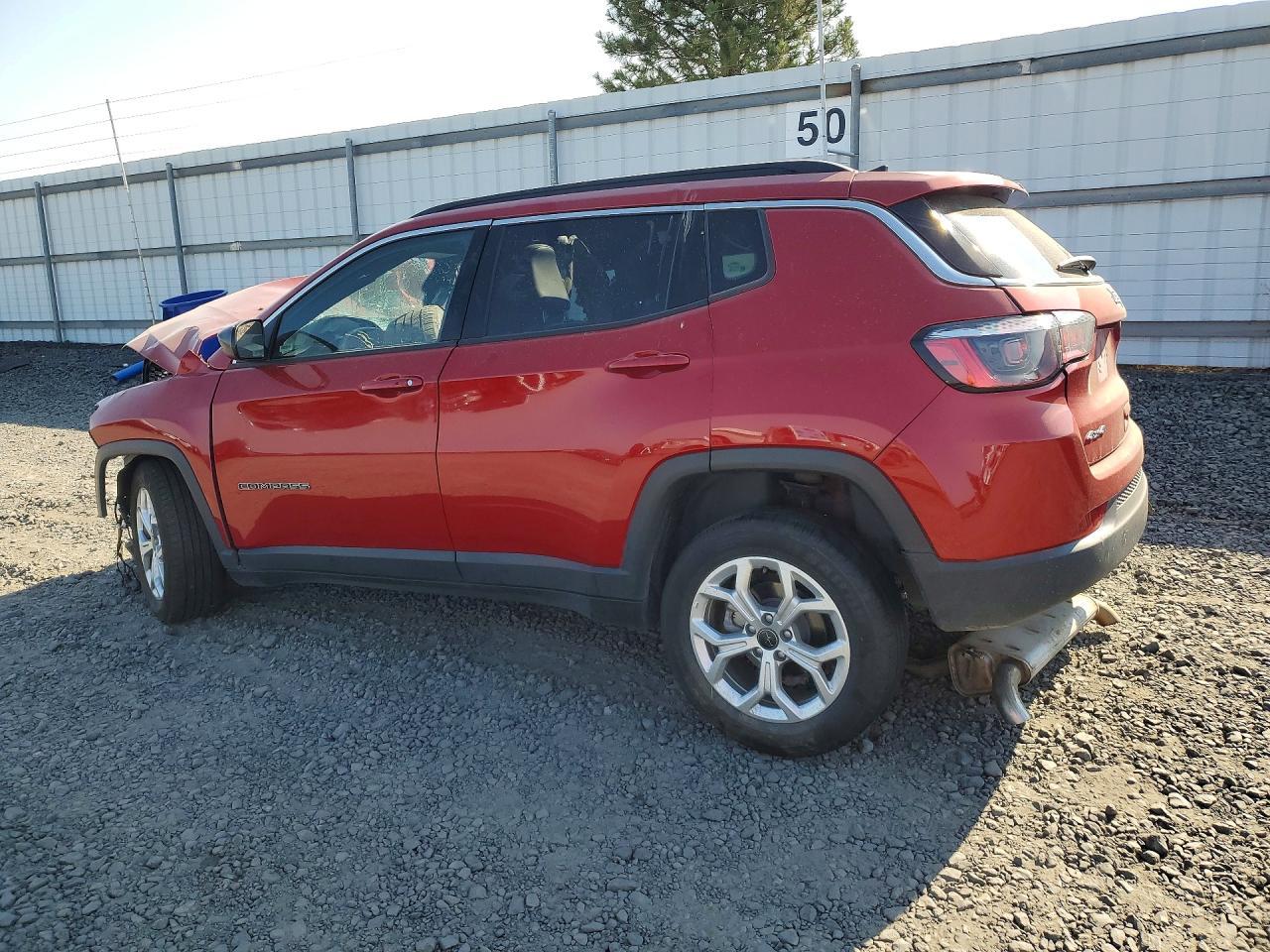 2025 Jeep Compass Latitude - zdjęcie 2