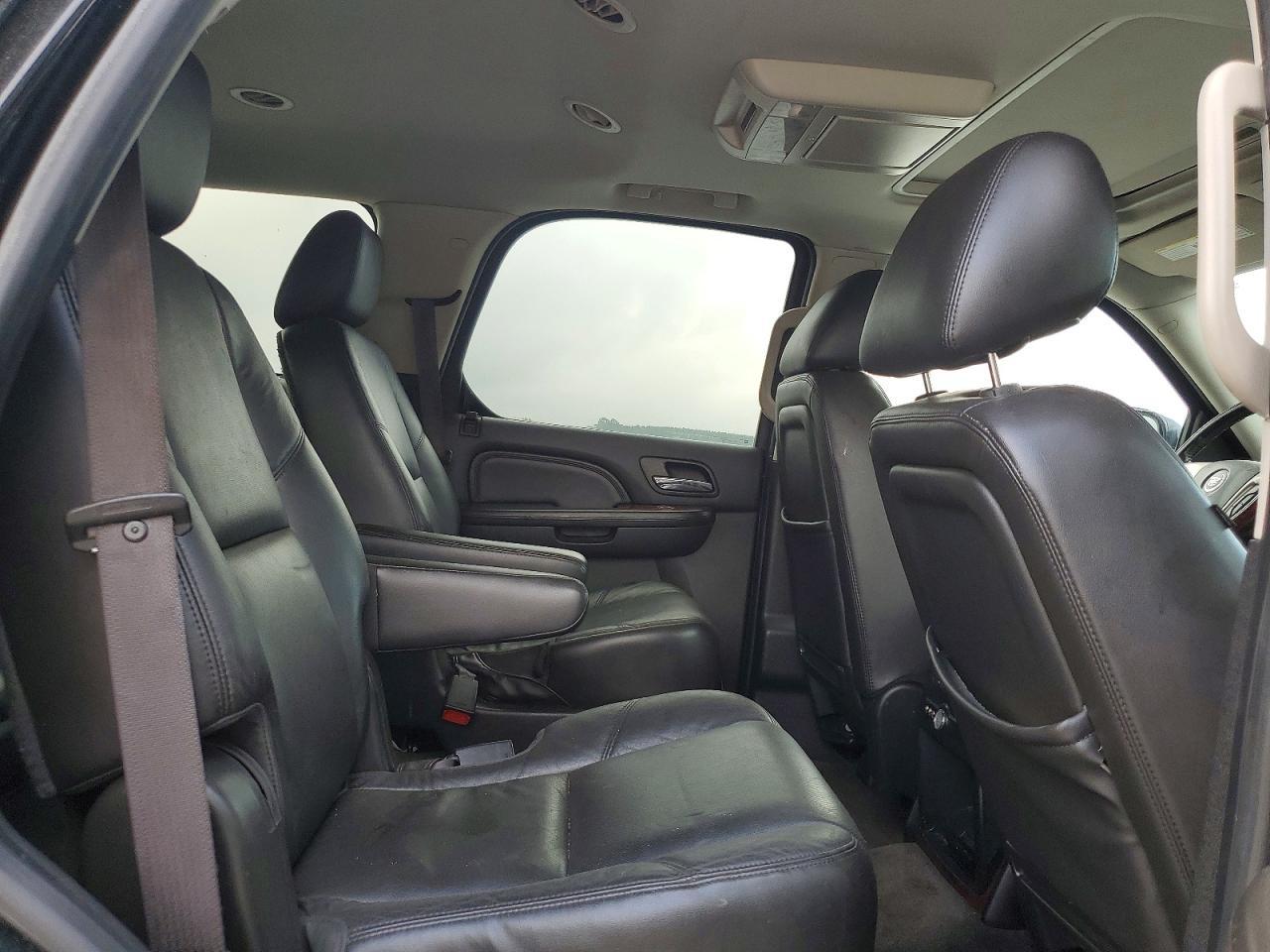 2013 Cadillac Escalade Luxury - zdjęcie 11