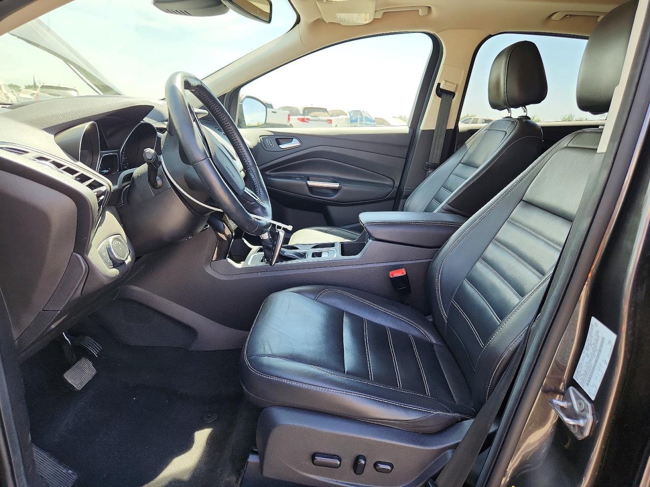 2017 Ford Escape Titanium - zdjęcie 13