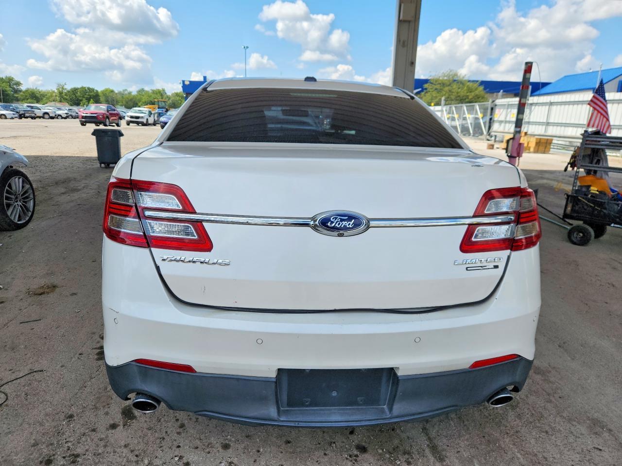 2015 Ford Taurus Limited - zdjęcie 6