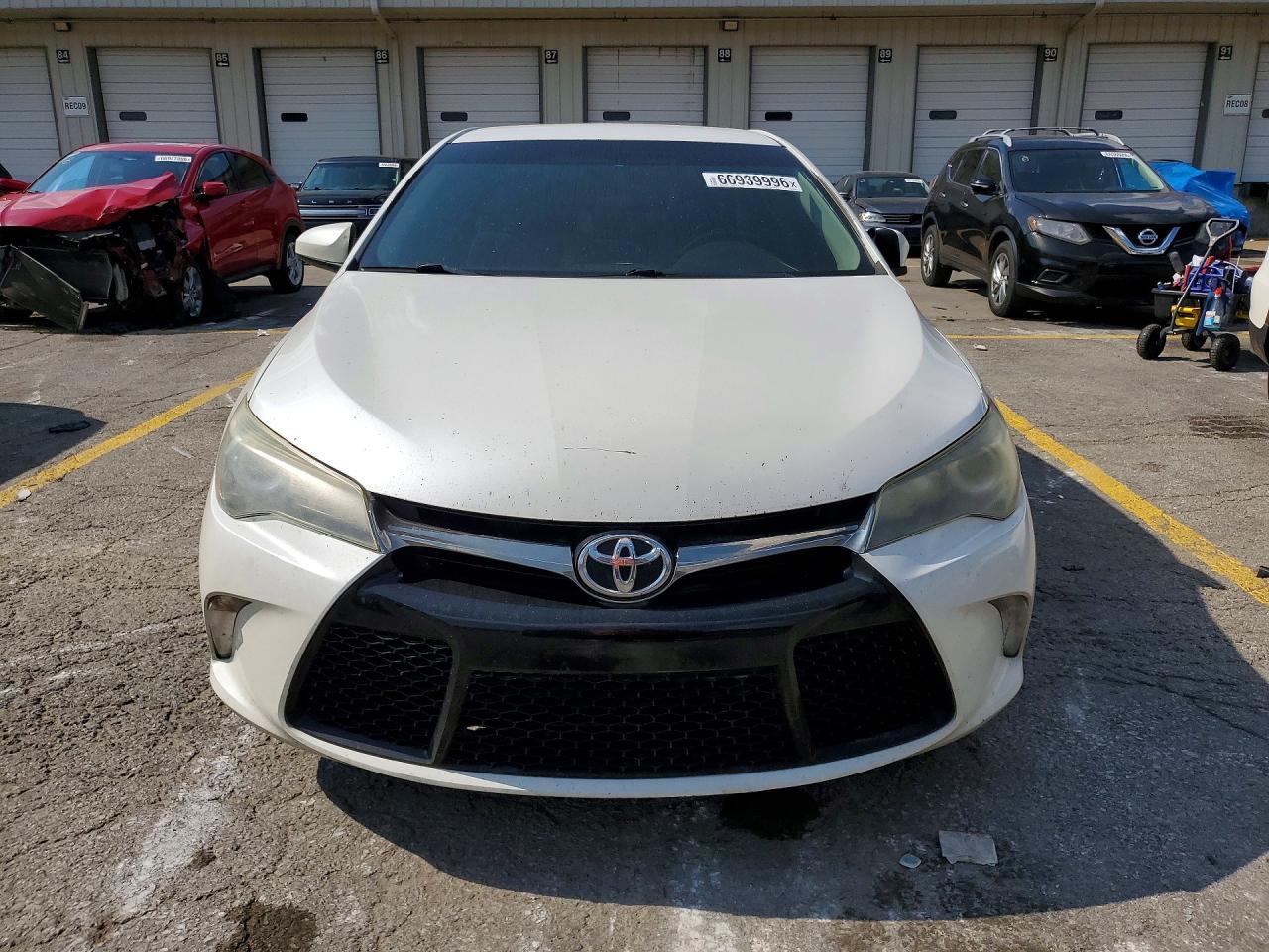 2015 Toyota Camry Se - zdjęcie 5