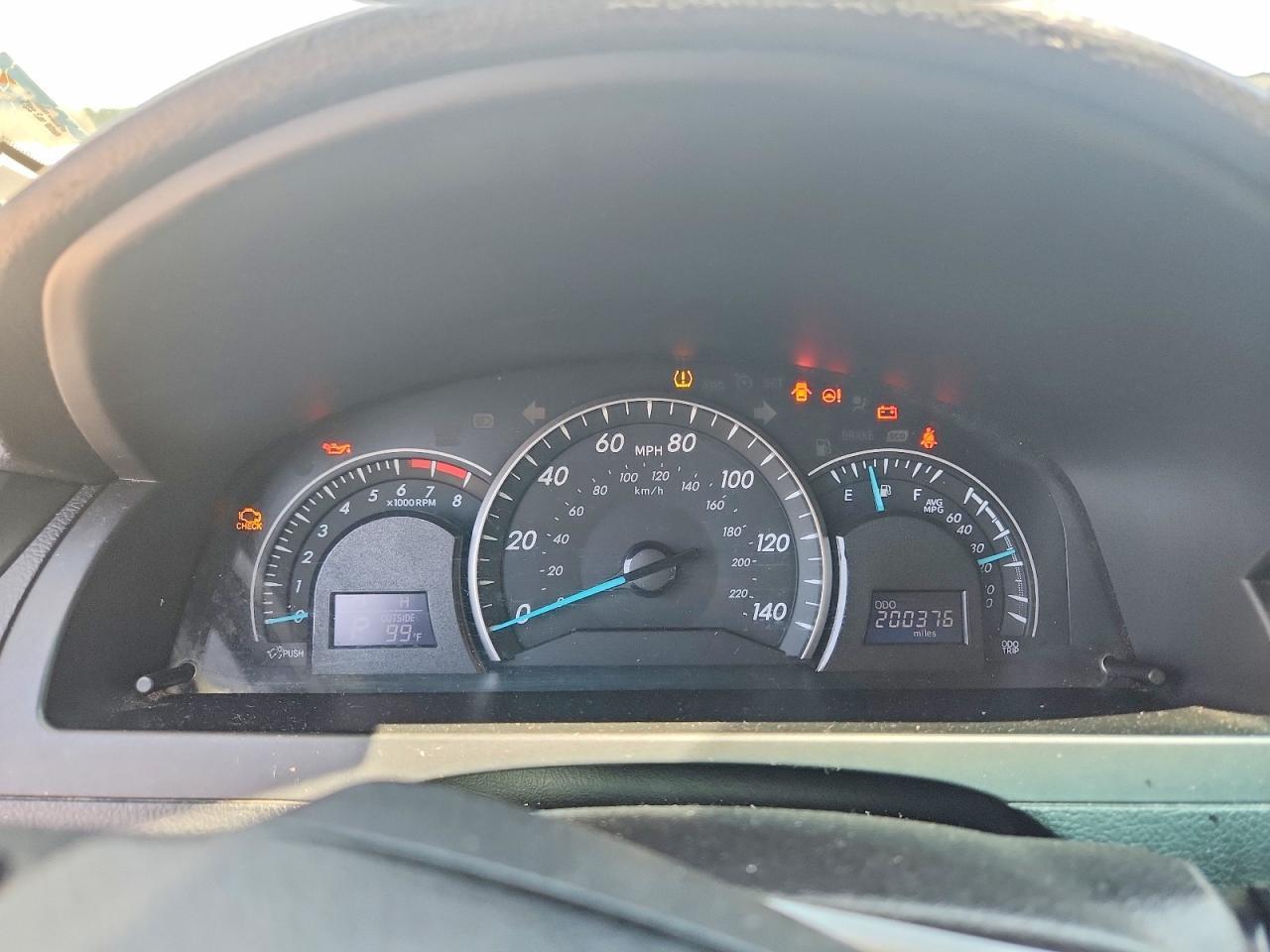 2015 Toyota Camry Le - zdjęcie 9
