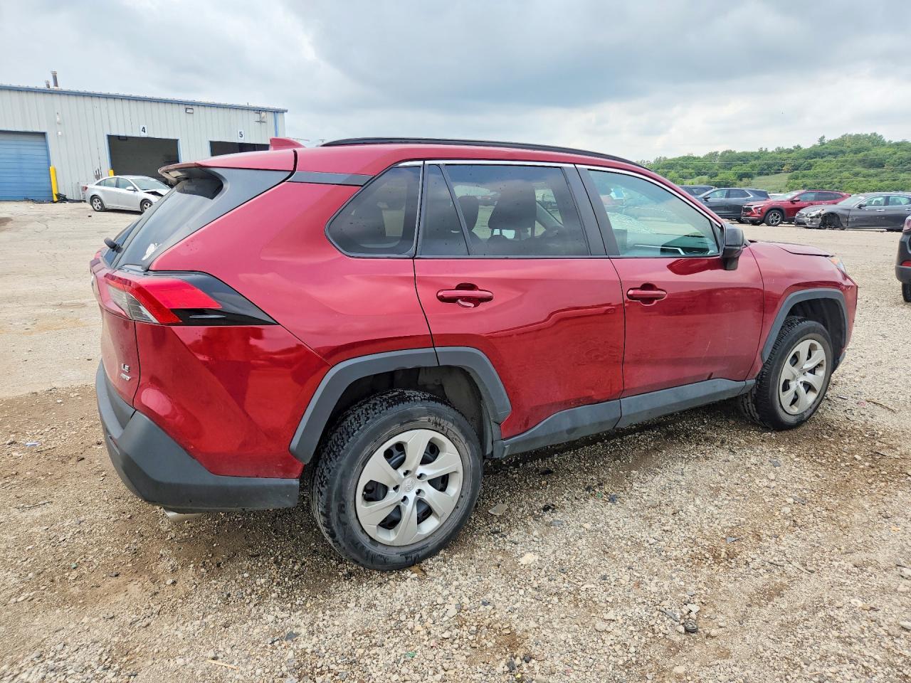 2019 Toyota Rav4 Le - zdjęcie 3