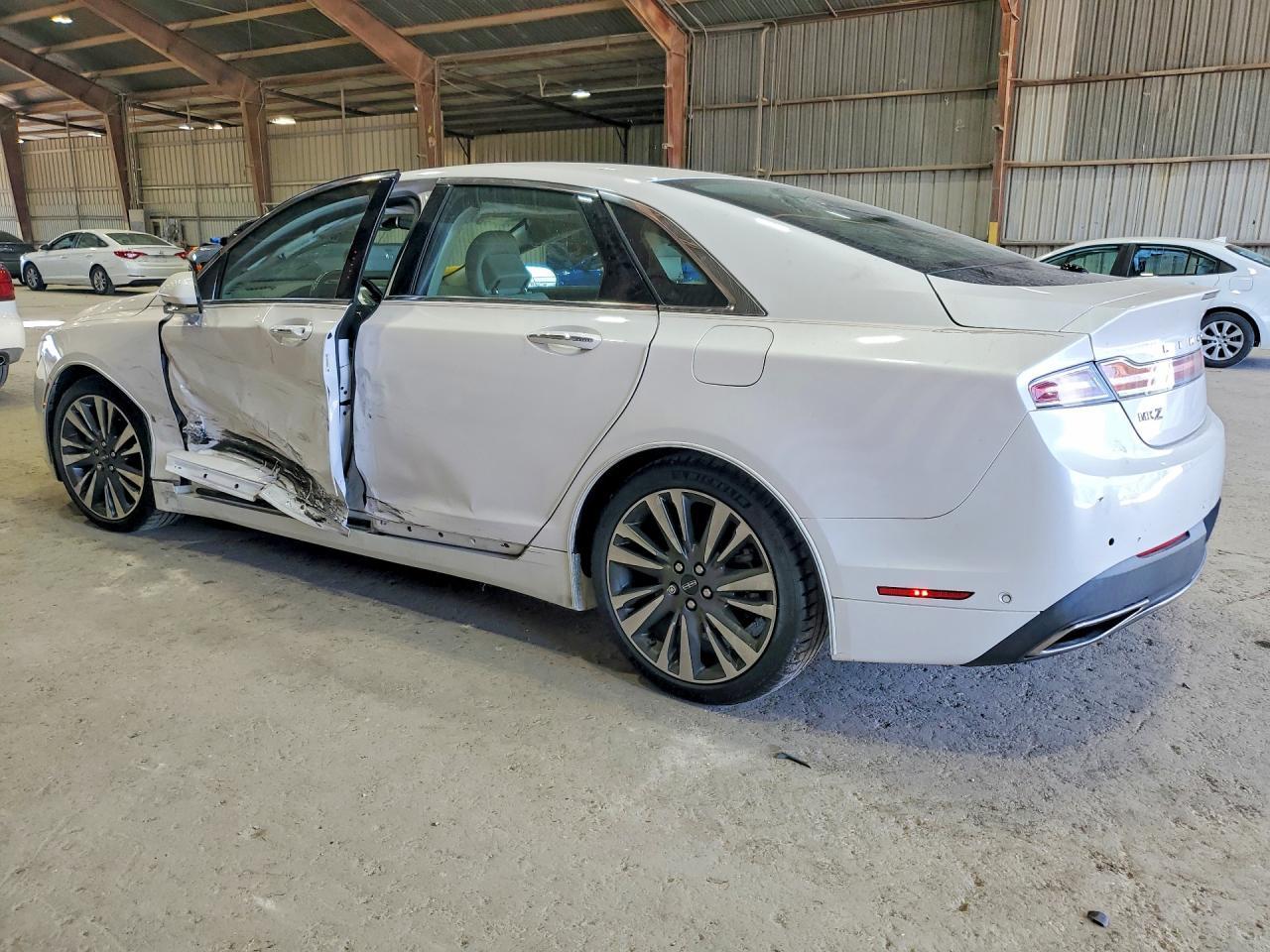 2019 Lincoln Mkz Reserve Ii - zdjęcie 2