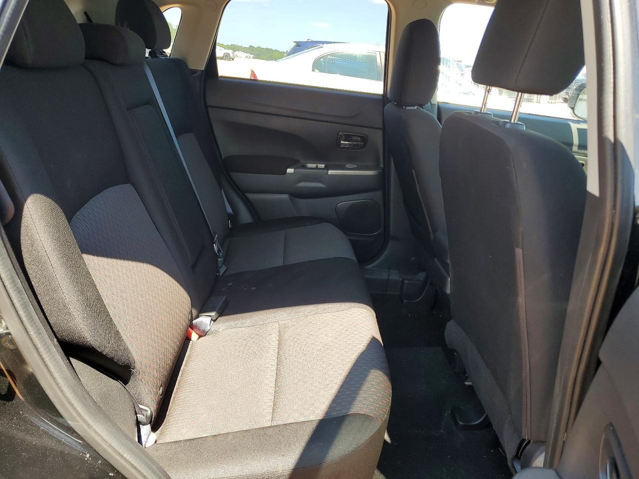 2019 Mitsubishi Outlander Sport Es - zdjęcie 11