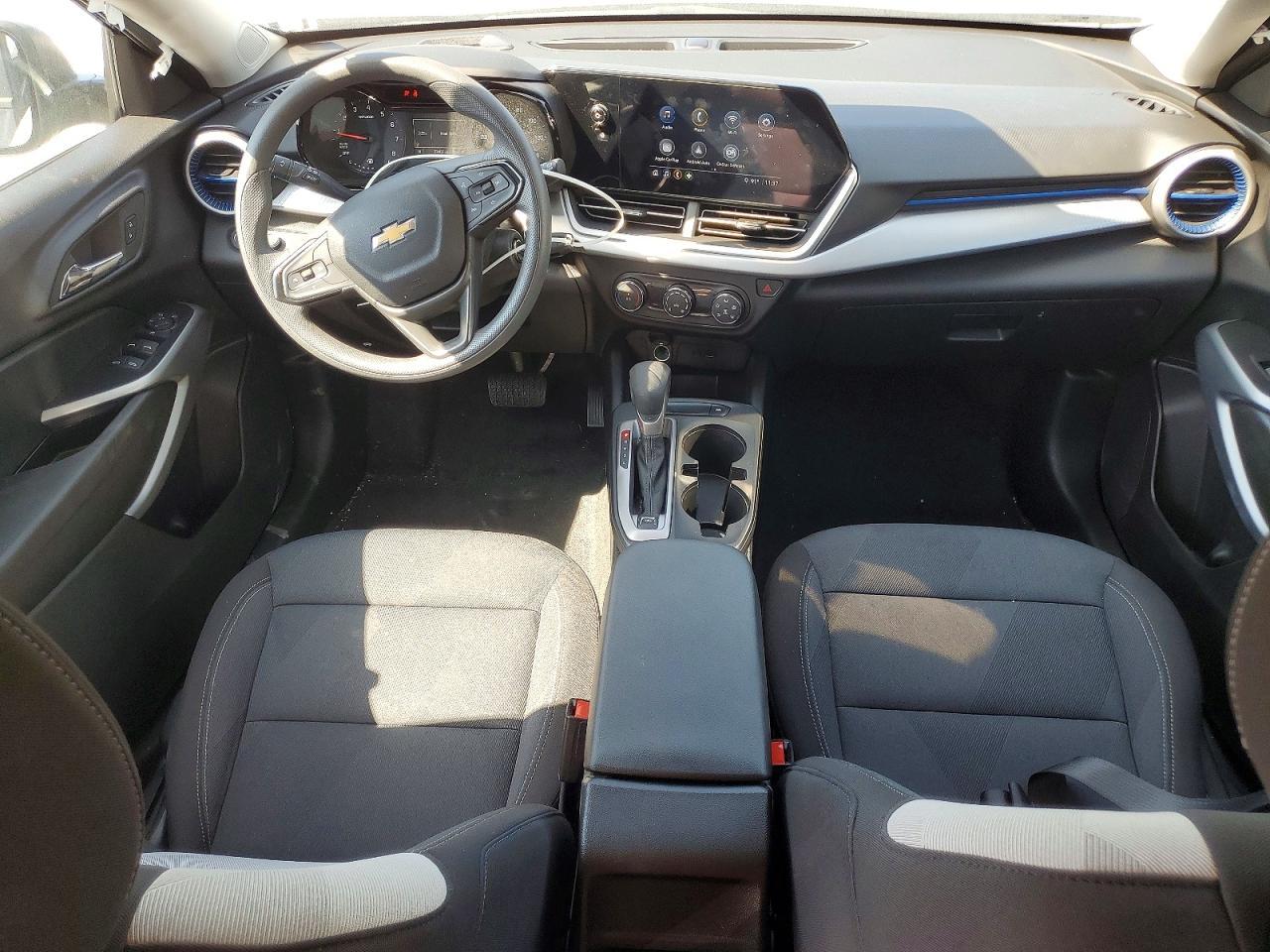 2026 Chevrolet Trax Ls - zdjęcie 8