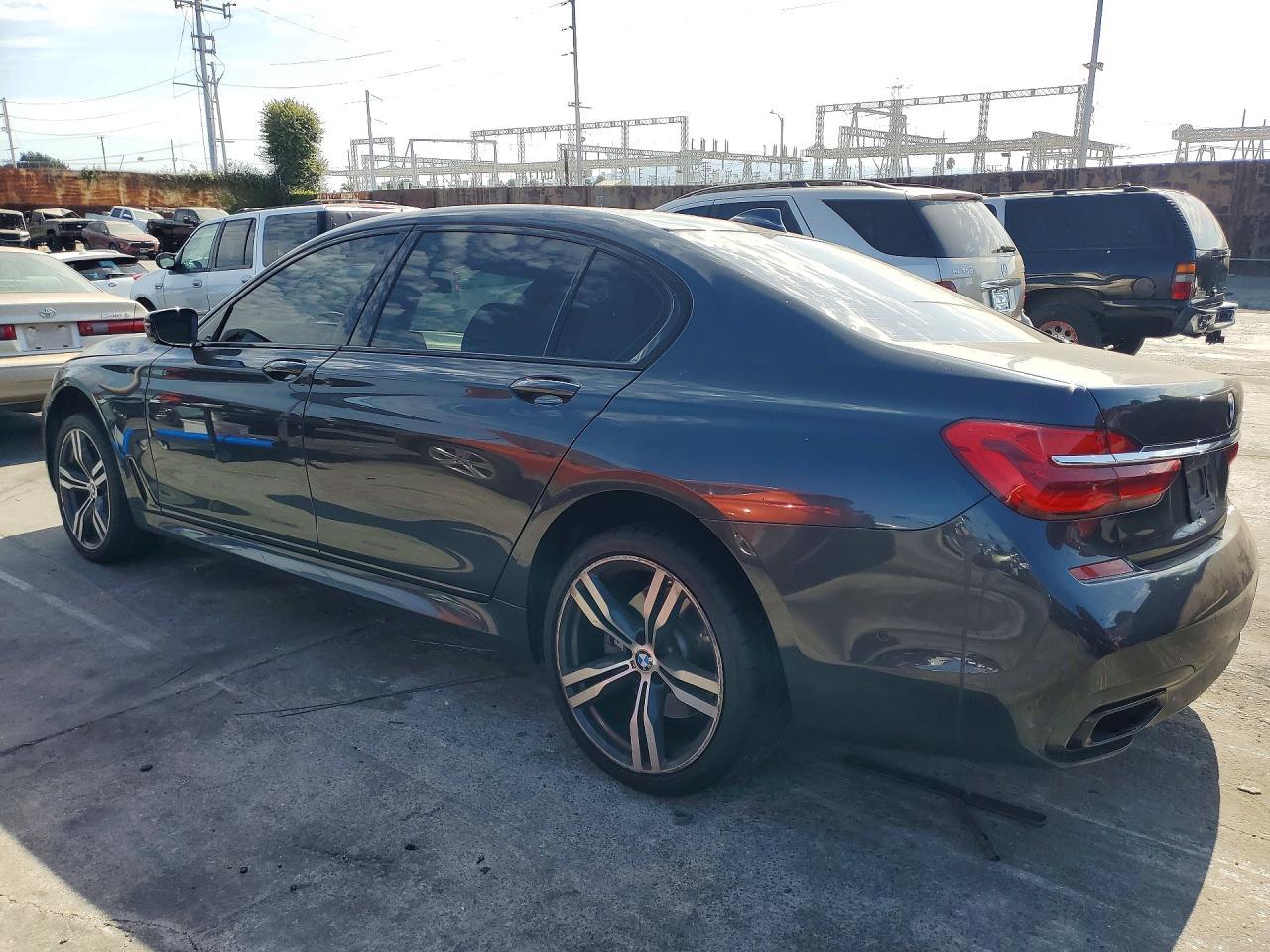 2019 BMW 740 I - zdjęcie 2