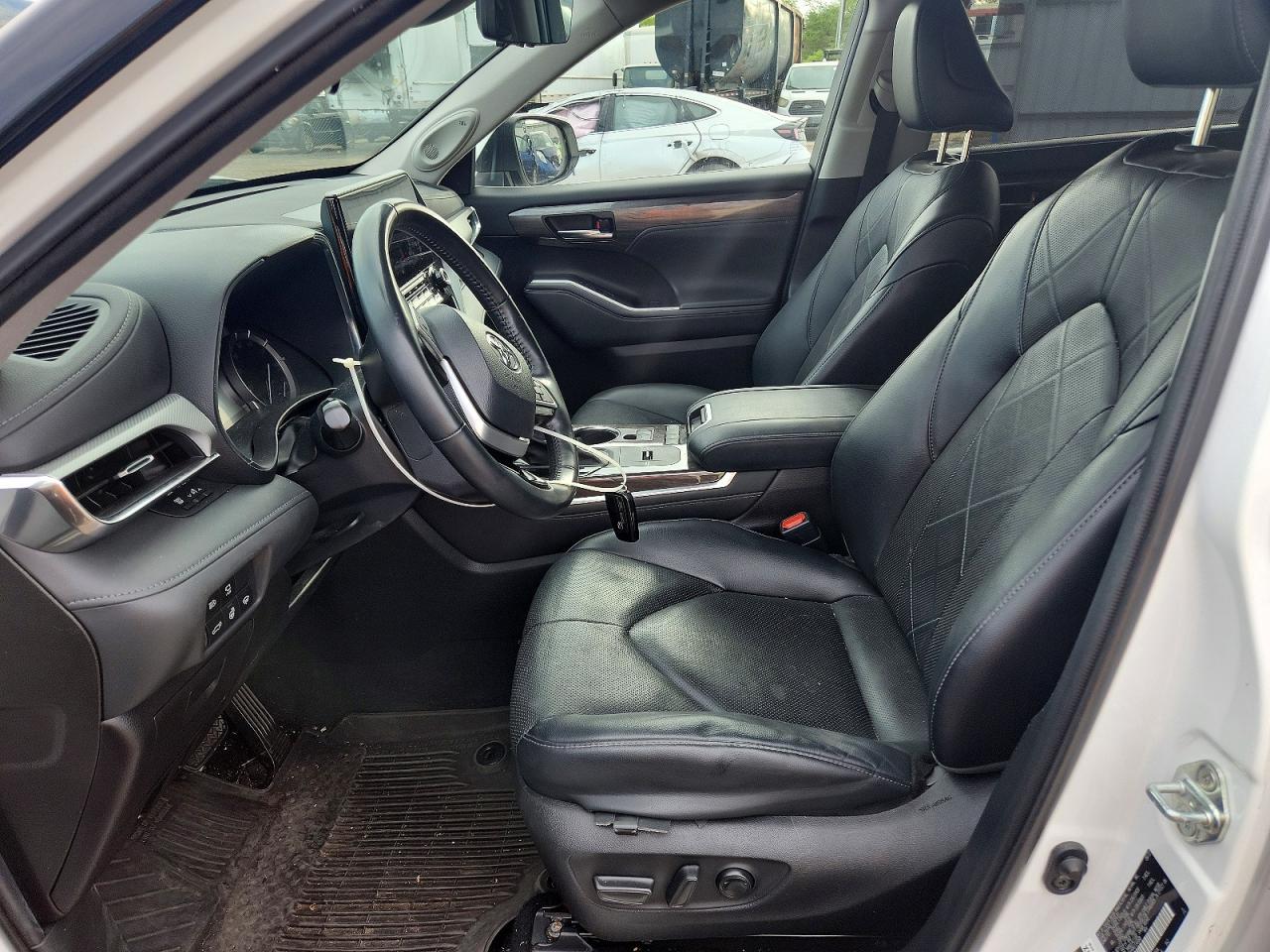 2022 Toyota Highlander Platinum - zdjęcie 7
