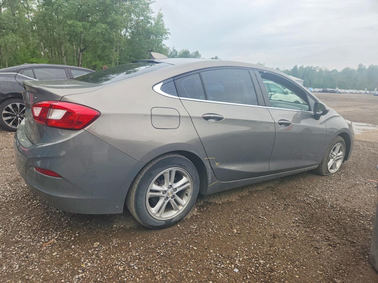 2018 Chevrolet Cruze Lt - zdjęcie 3