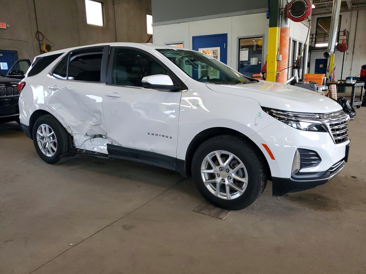 2024 Chevrolet Equinox Lt - zdjęcie 4