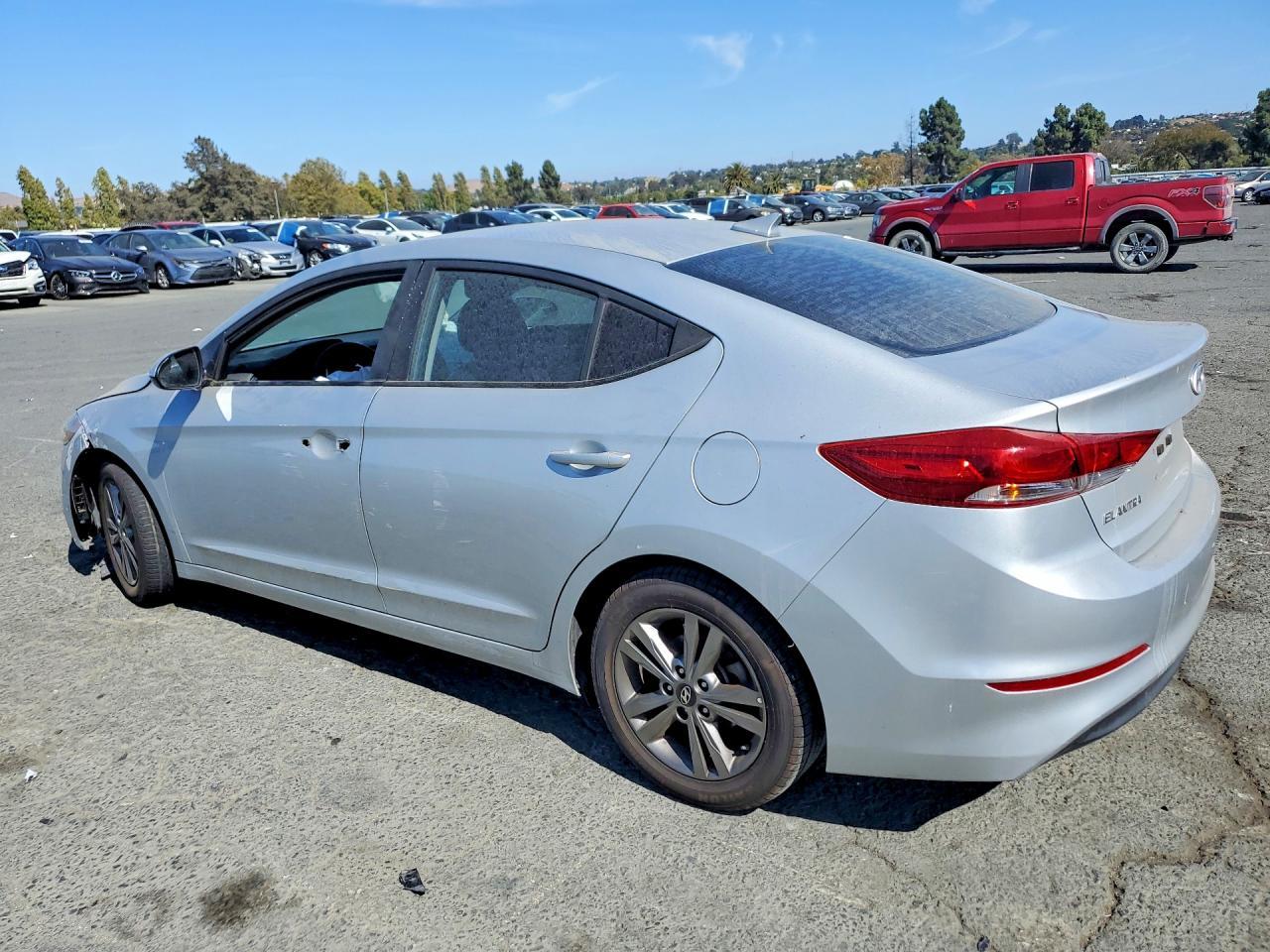 2018 Hyundai Elantra Sel - zdjęcie 2