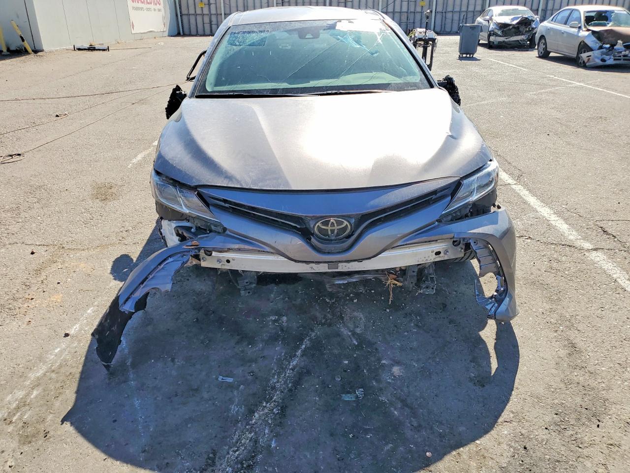 2019 Toyota Camry Le - zdjęcie 5
