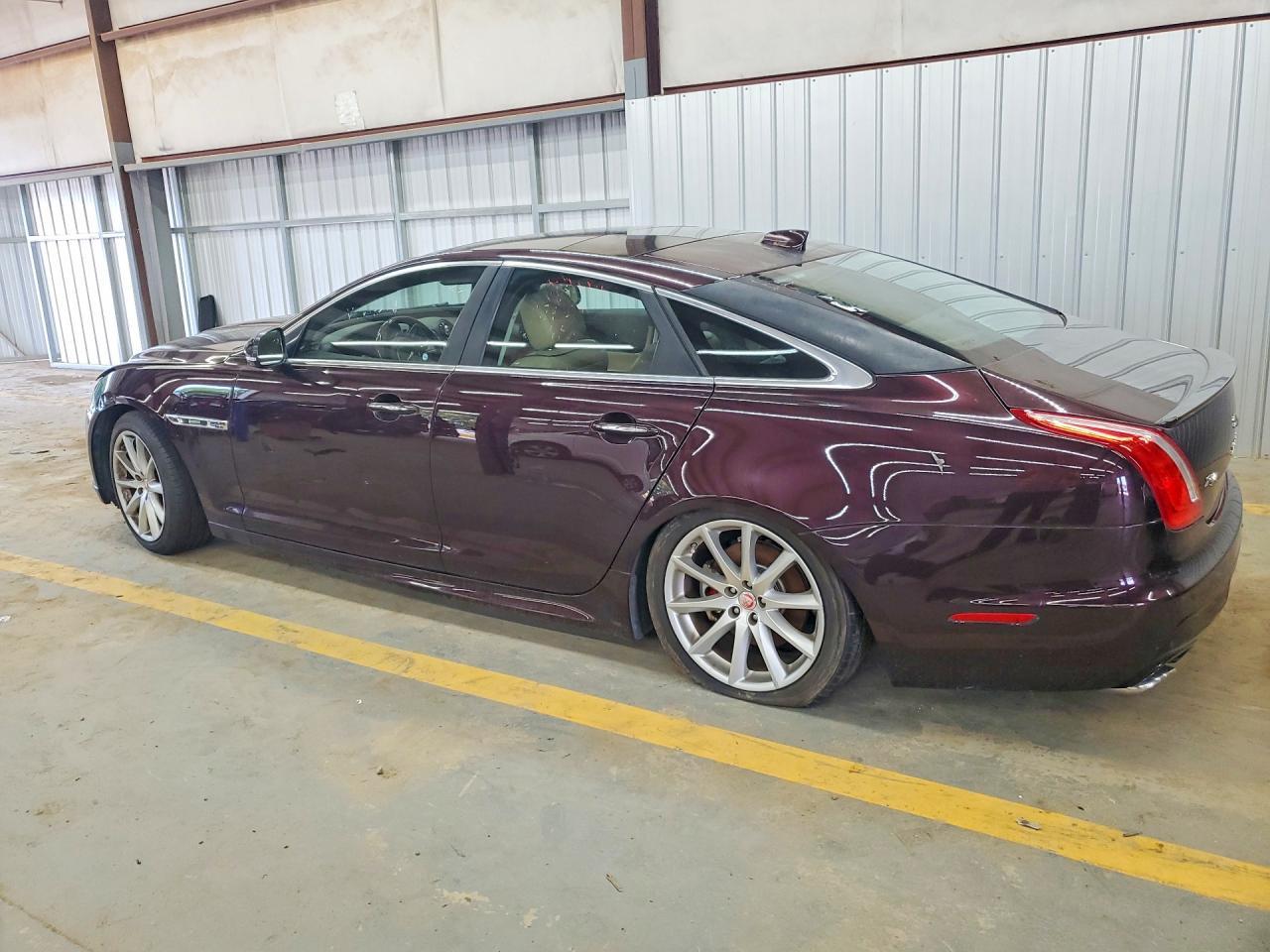 2016 Jaguar Xj - zdjęcie 2
