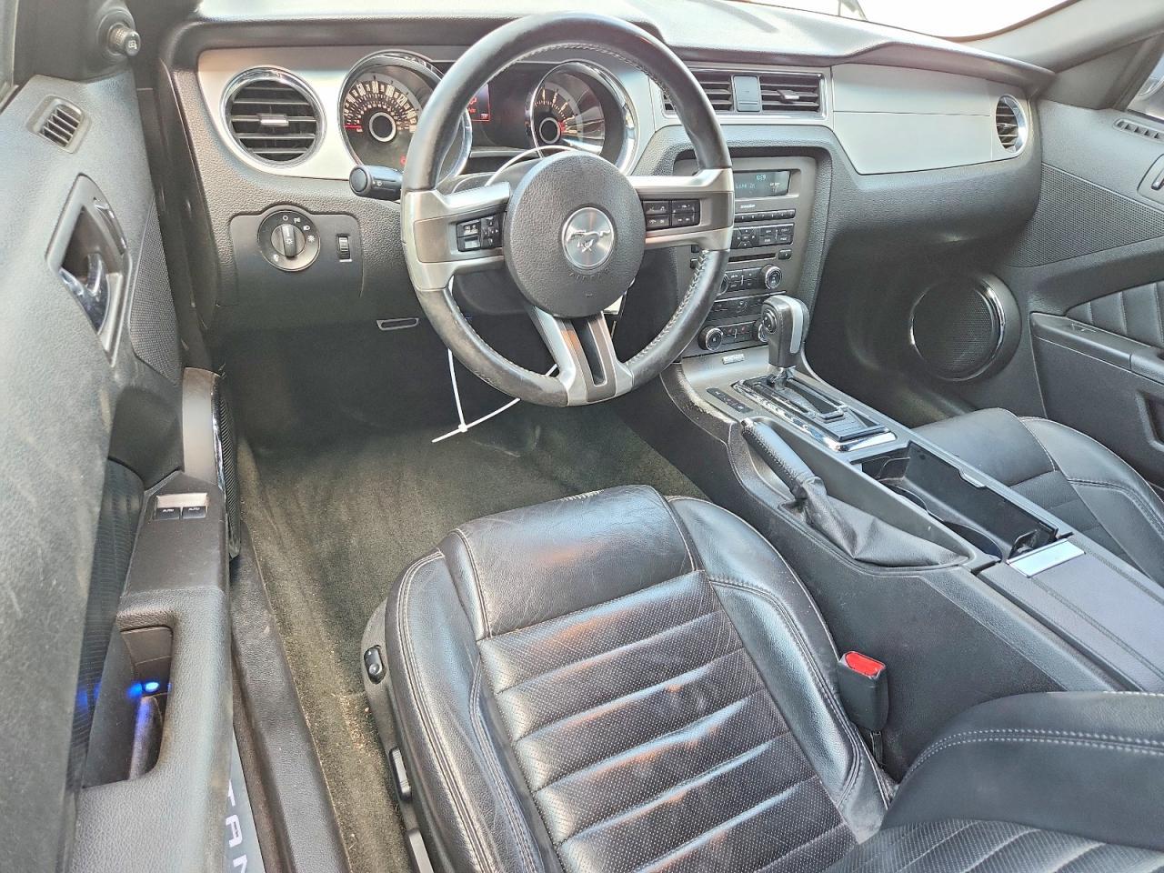 2013 Ford Mustang - zdjęcie 8