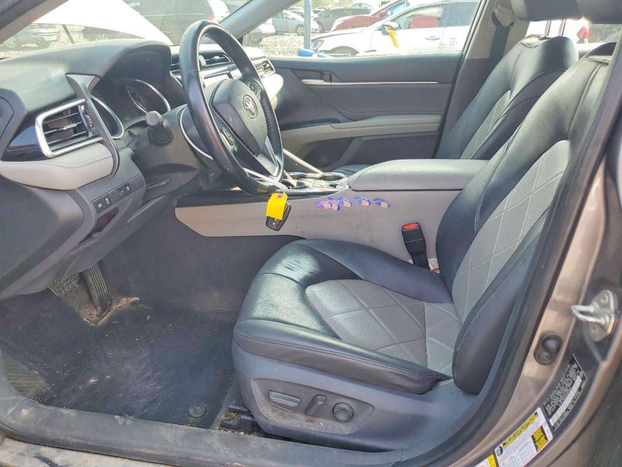 2018 Toyota Camry Xle - zdjęcie 7