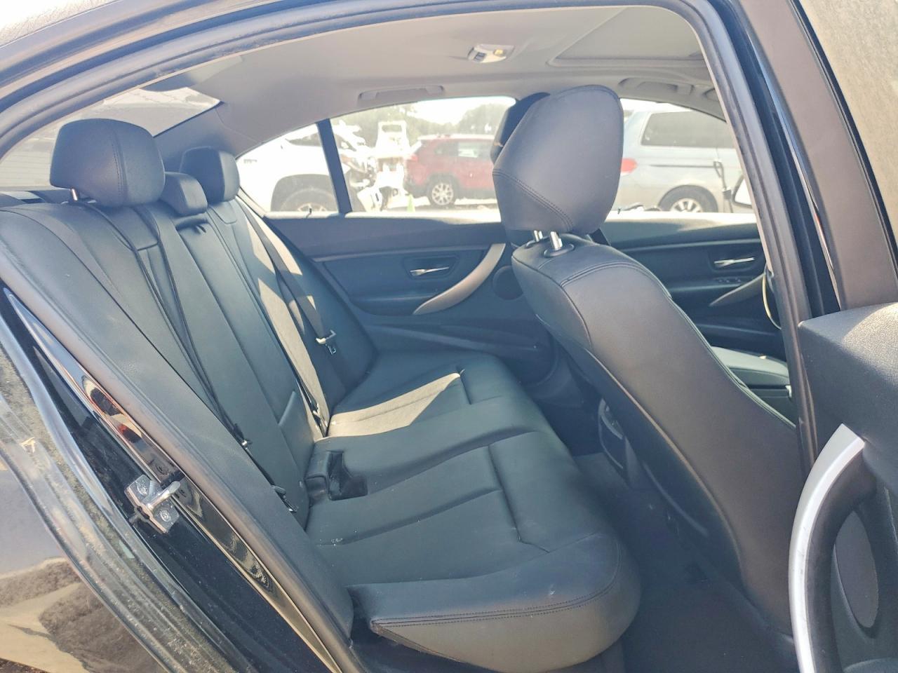 2013 BMW 320 I - zdjęcie 10