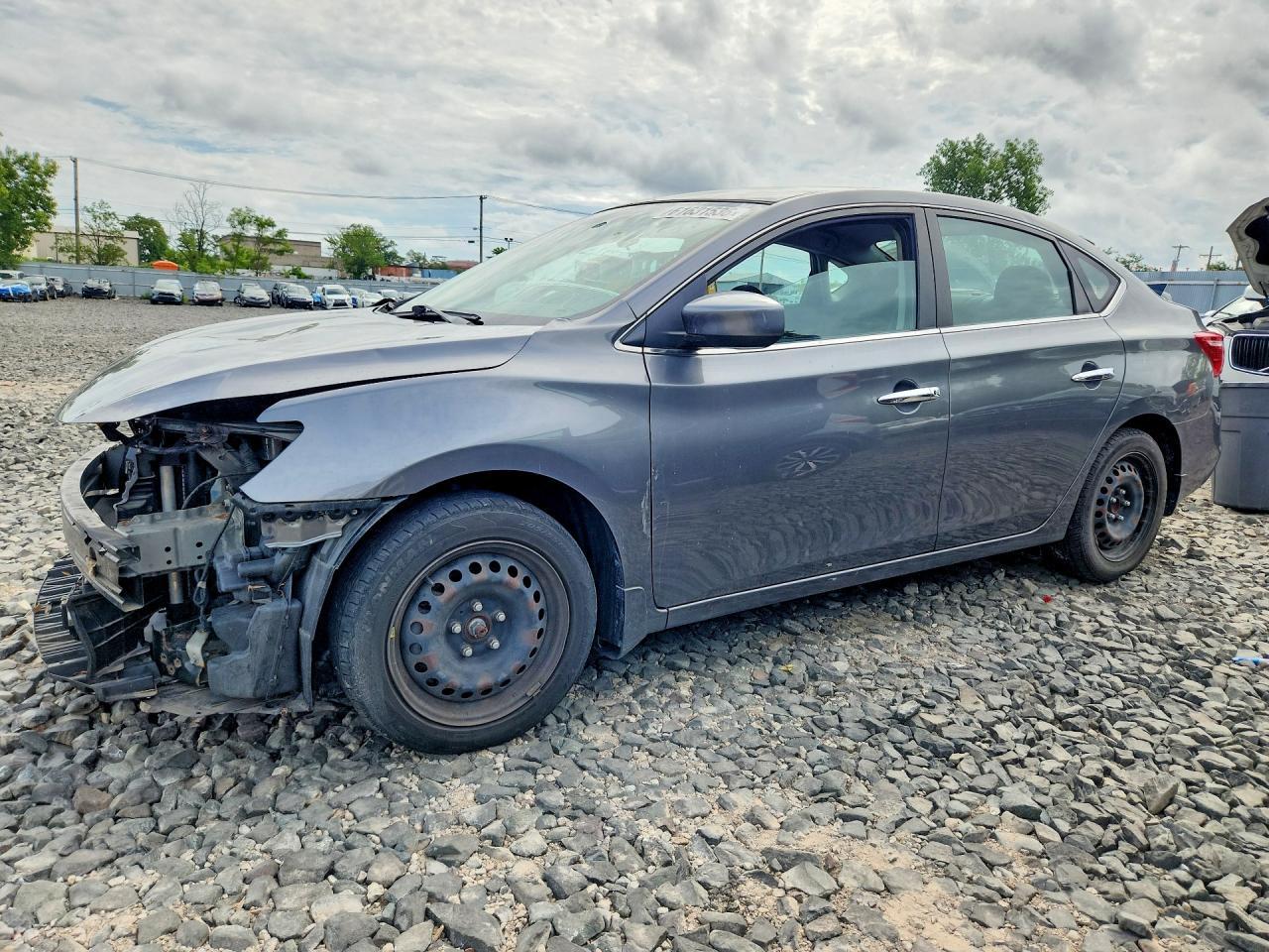 2019 Nissan Sentra S - zdjęcie główne